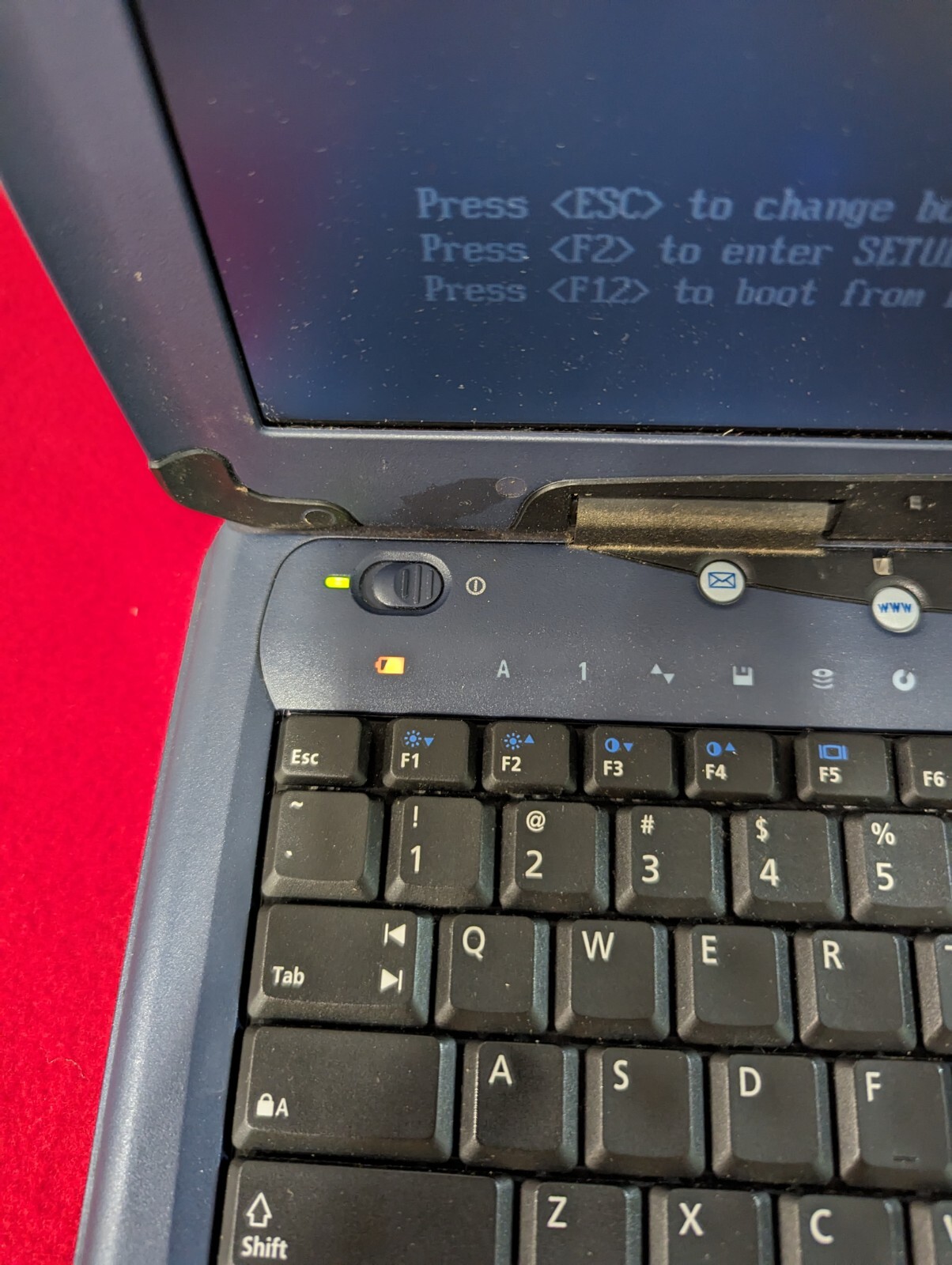 HP OmniBook XE3 Vintage Rare Laptop