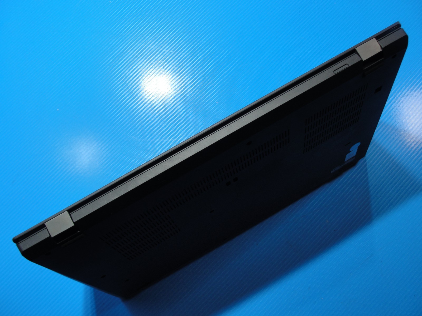 Lenovo ThinkPad T15 Gen 2i 15.6″FHD Core i5-1135G7 2.4GHz 8GB RAM 256Gb SSD+PA