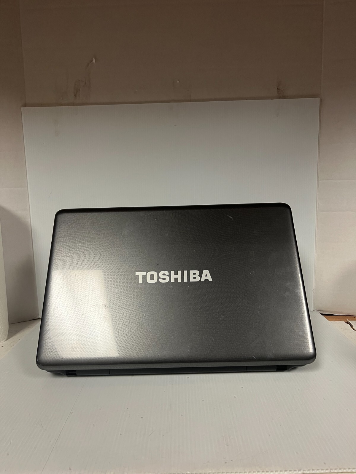 TOSHIBA Satellite 15.6″ Laptop, AMD Vision, 4GB RAM, No HDD