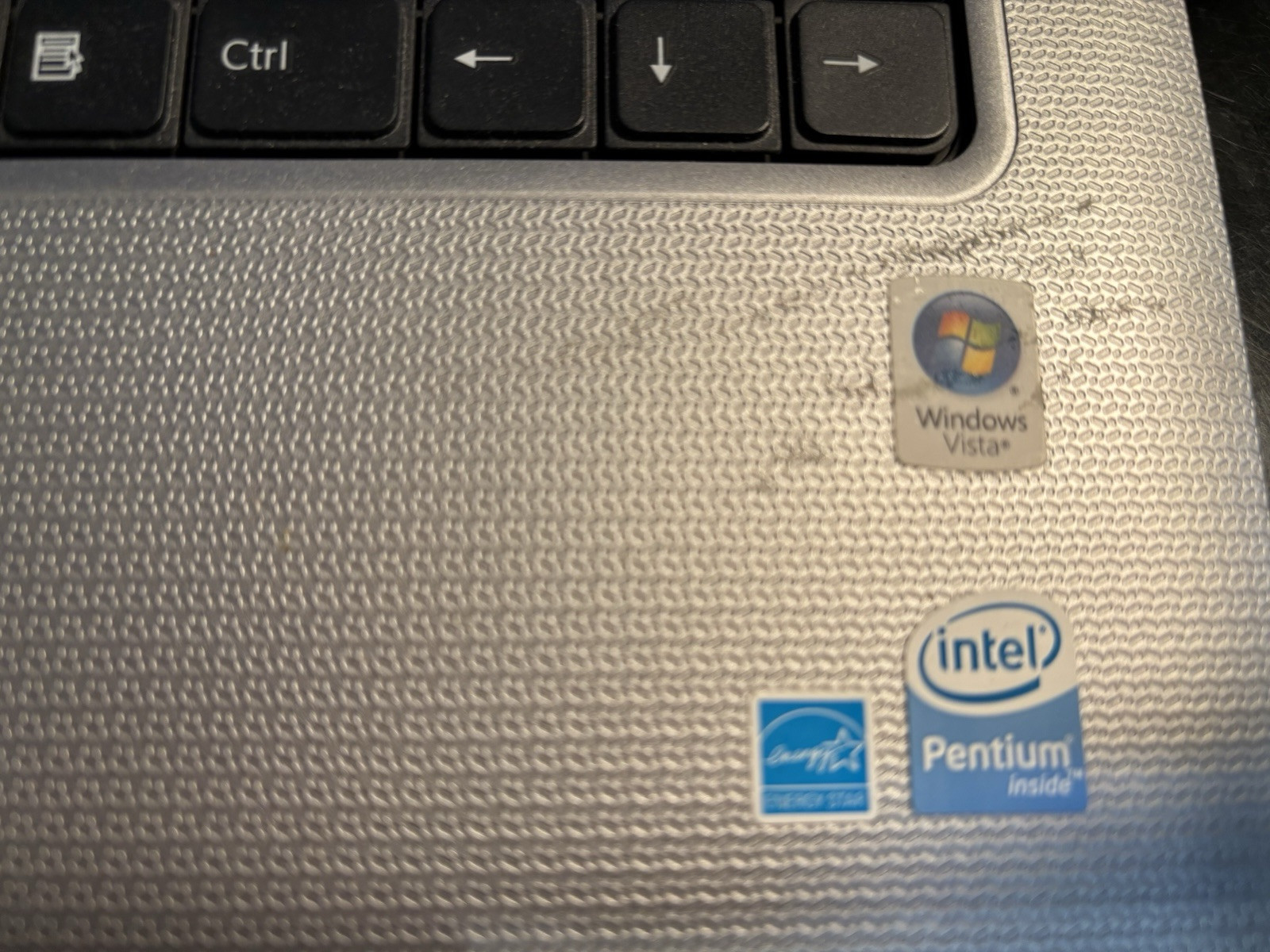 Sony VAIO PCG-7154L 3GB RAM Boots to Ubuntu. No battery.