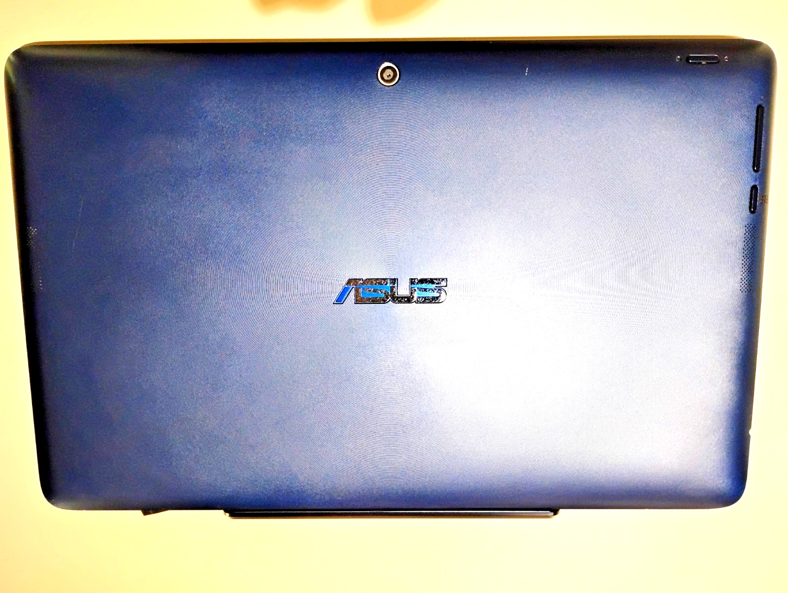 ASUS Transformer Book T200TA 11.6in. (64GB, Intel Atom Quad-Core, 1.46GHz, 4GB)