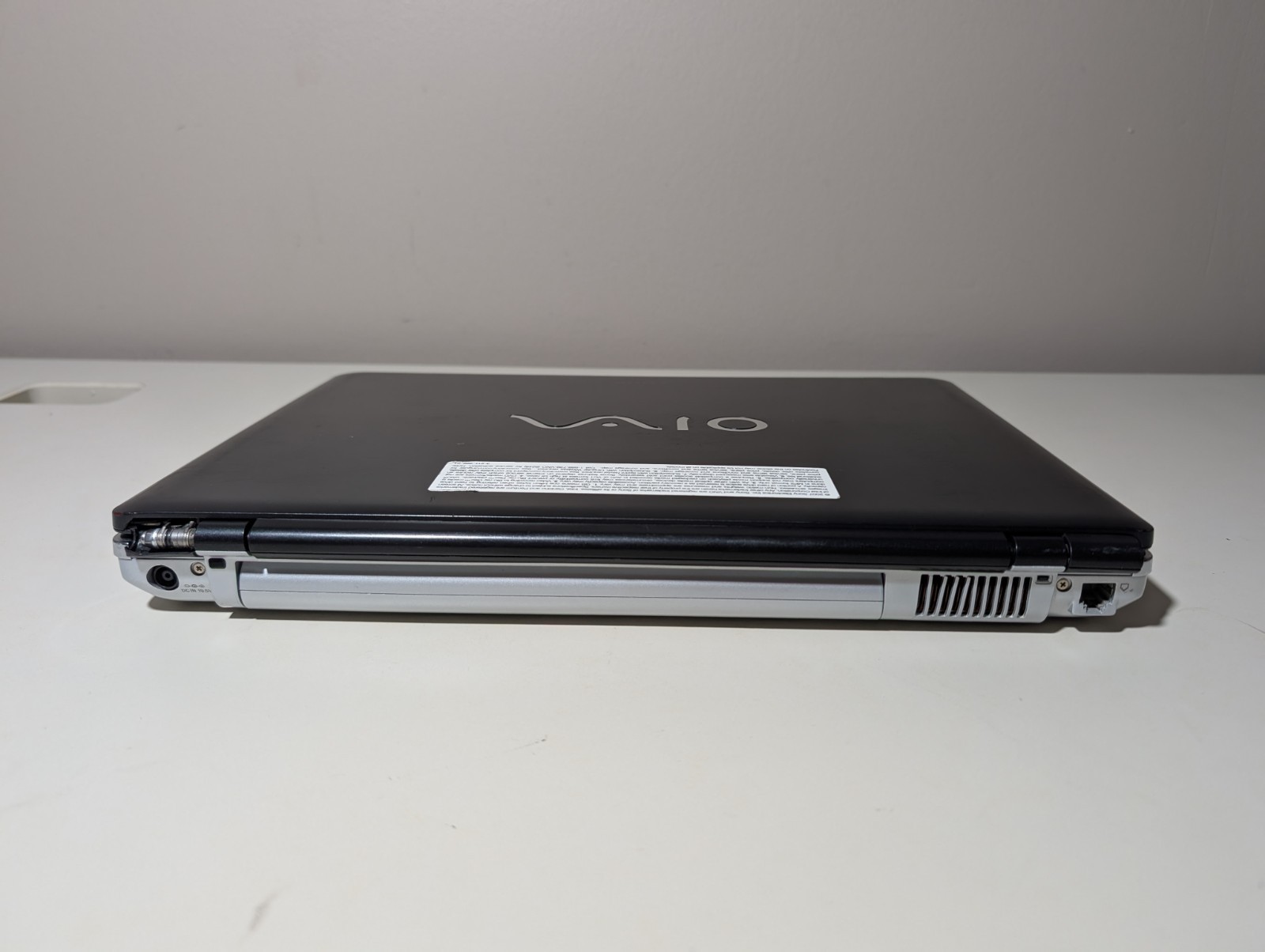 14″ Sony Vaio VGN | C2D T9300 4GB RAM 128GB SSD | DVD Win Vista 32-Bit