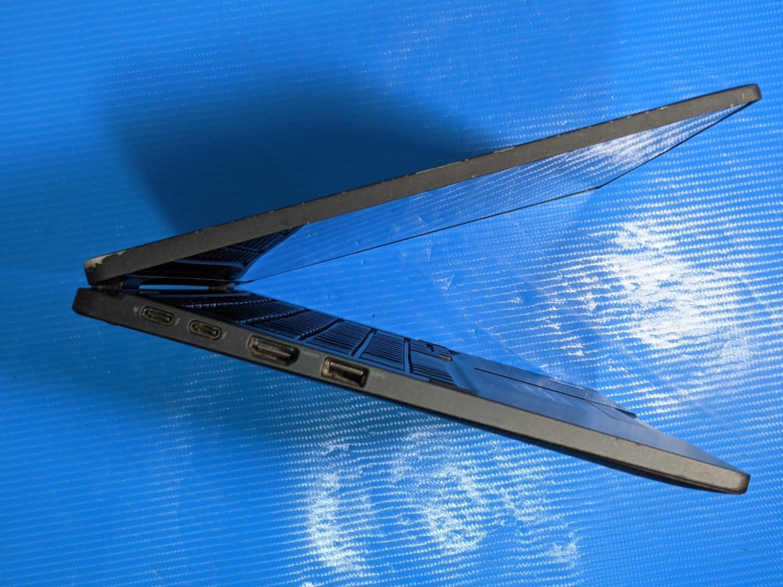 Dell Latitude 7390 2n1 13.3″ FHD TOUCH i7-8650U 1.9GHz 16GB 512GB SSD W11P +PA