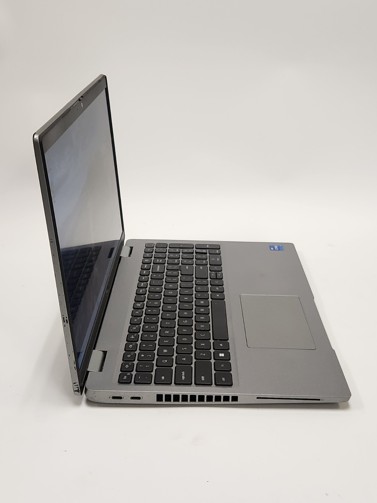 Dell Latitude 5520 15.6” FHD Core i7-1165G7 2.8GHz 16GB 256GB SSD Win 11 Pro