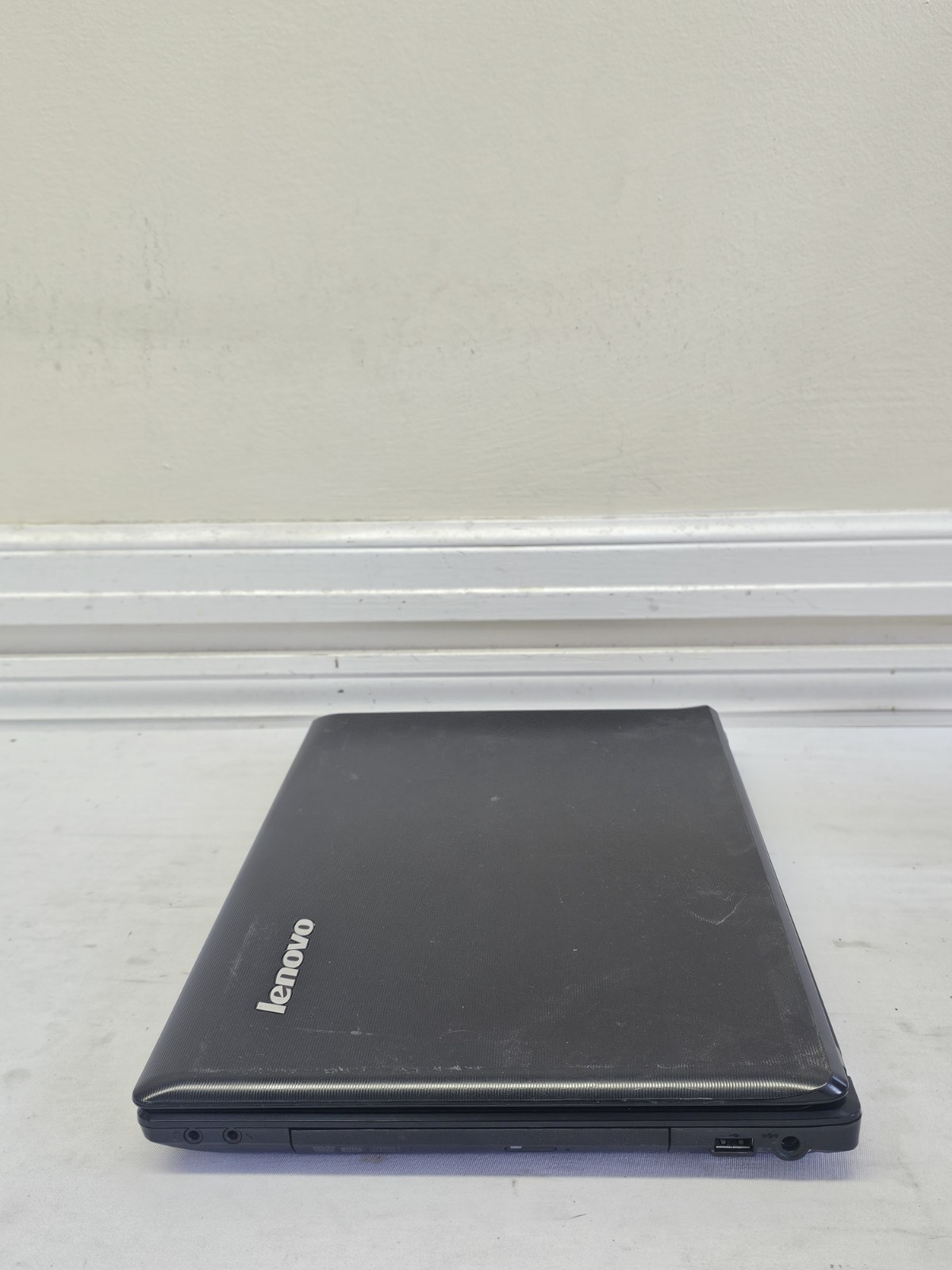 Lenovo G570 Laptop – Pentium B950 – 4GB RAM – 750GB HDD – Parts/Repair Read Desc