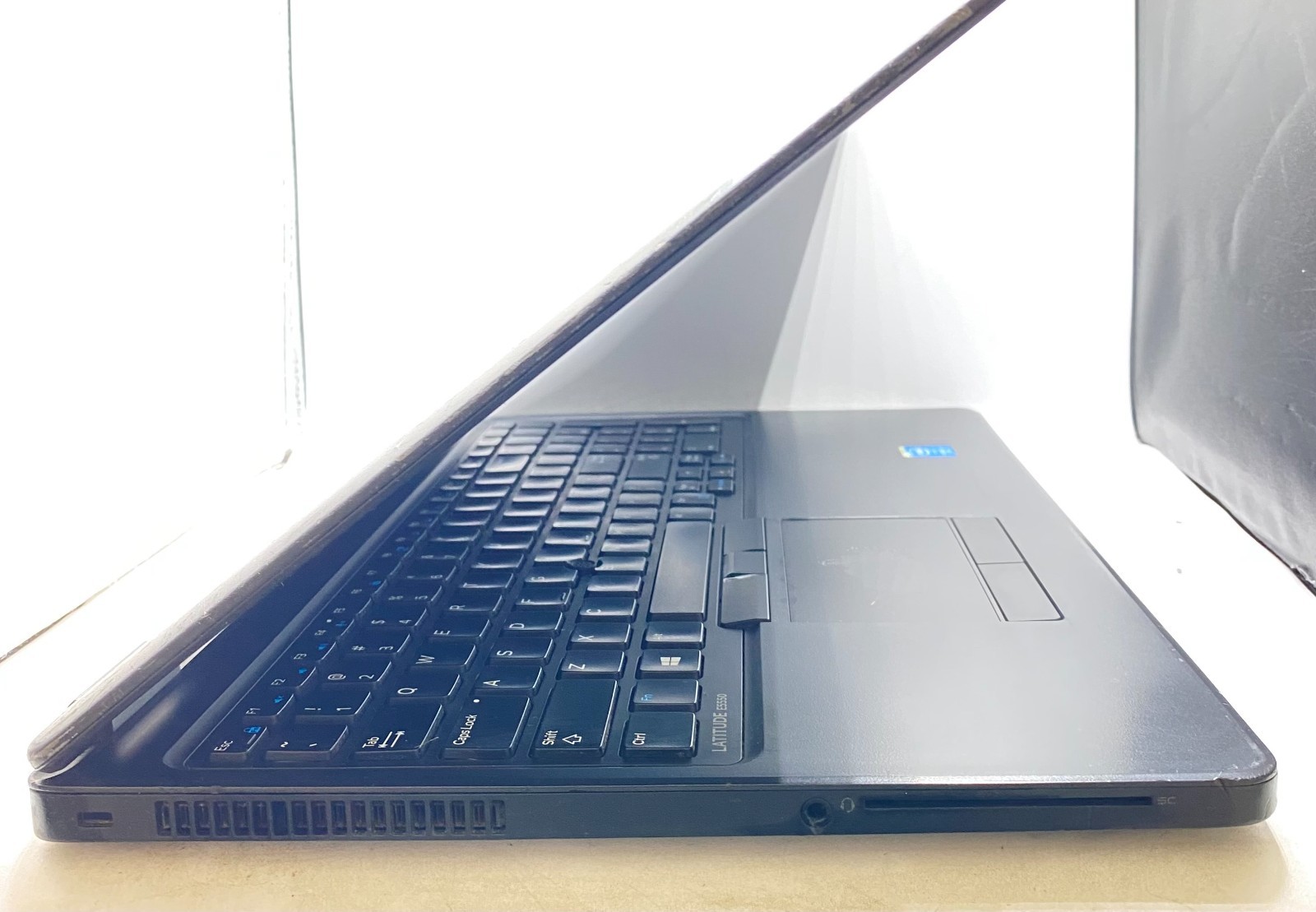 Dell Latitude E5550 15.6″ Laptop Intel Core i5-5200U @2.2GHz 8GB RAM 512GB SSD