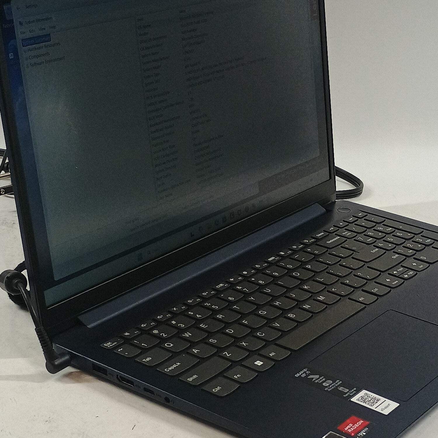 Lenovo IdeaPad 1 15AMN7 15.6″ Ryzen 5 7520U 2.8GHz 8GB RAM 256GB SSD