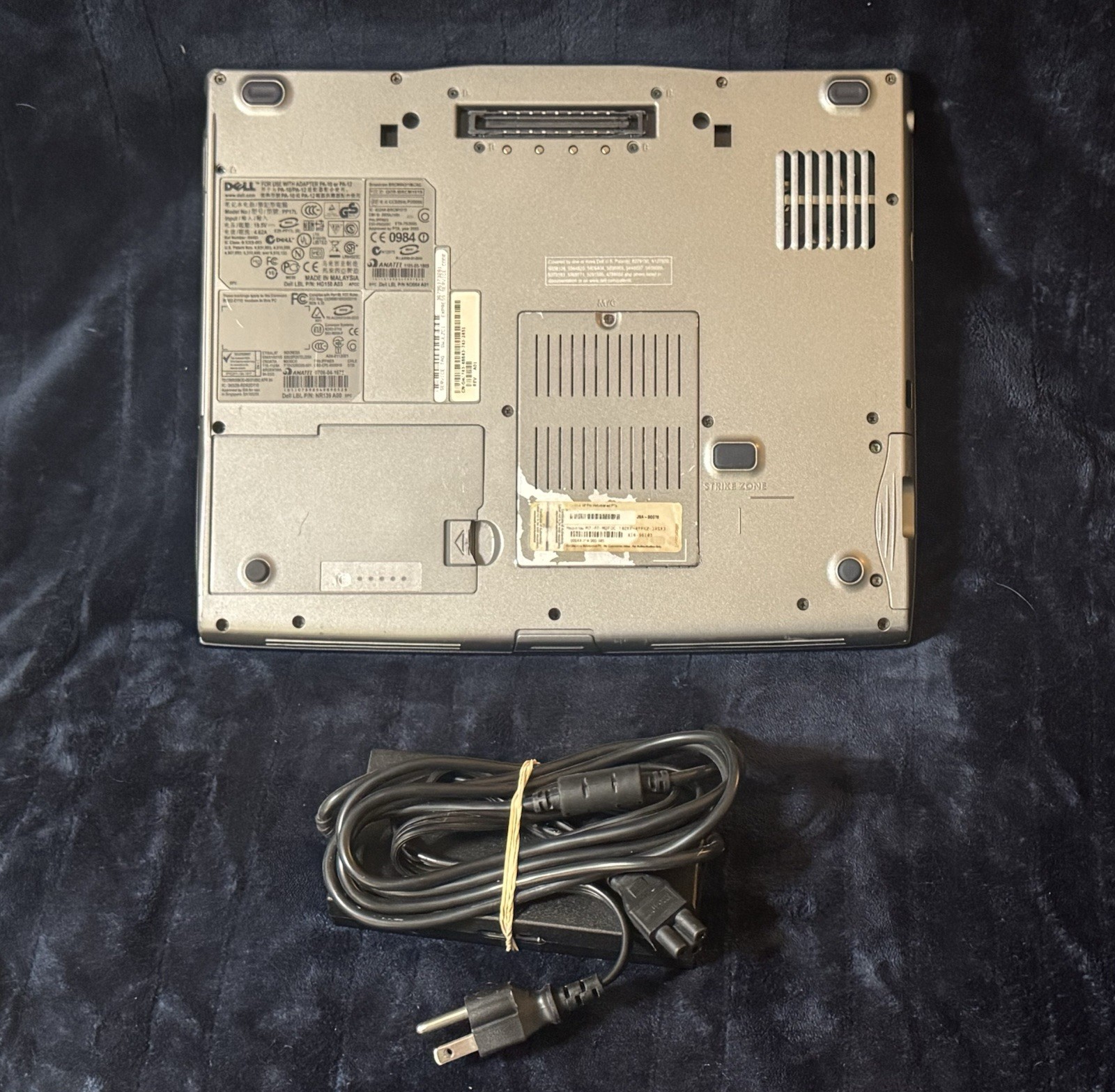COMPLETE Dell Latitude D520 – 14″ LCD/1.66GHz/2GB RAM/60GB SSD/SERIAL D-SUB/XP