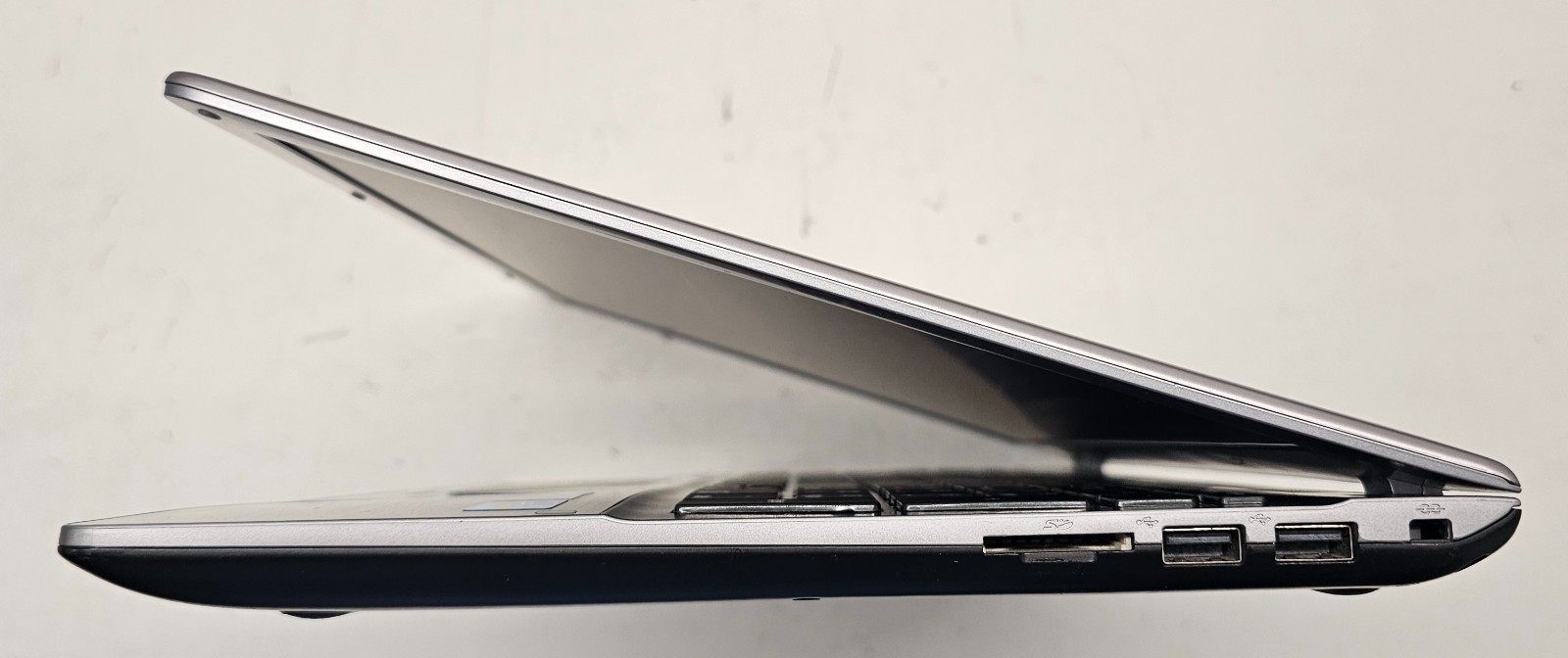 Samsung Series 5 NP510R5E Laptop Intel Core i5-3230M 8GB Ram NO HD/OS (FL)