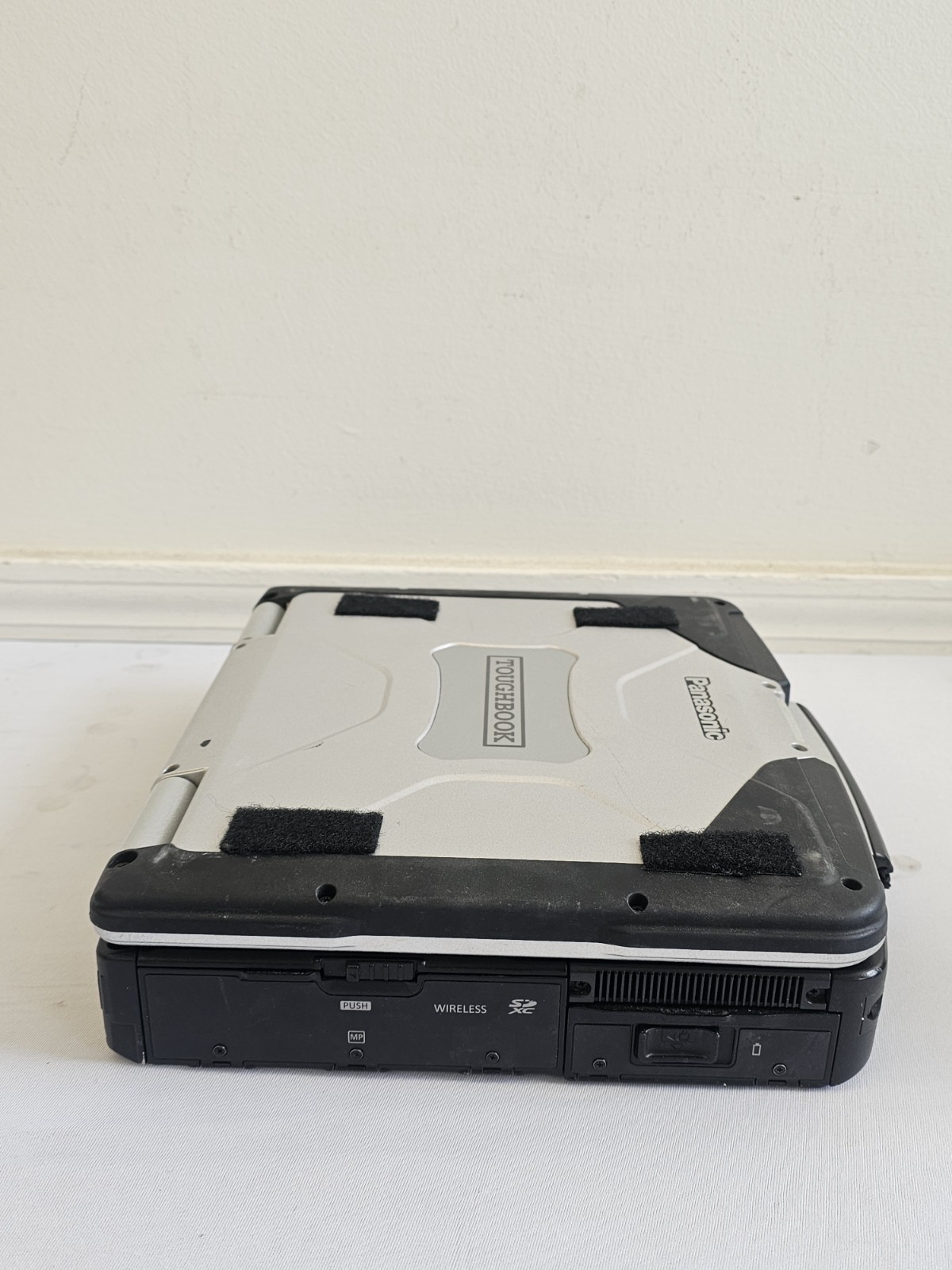 Panasonic ToughBook CF-31 Laptop – Intel i5-7300u 8GB RAM 256GB SSD Win 10 READ