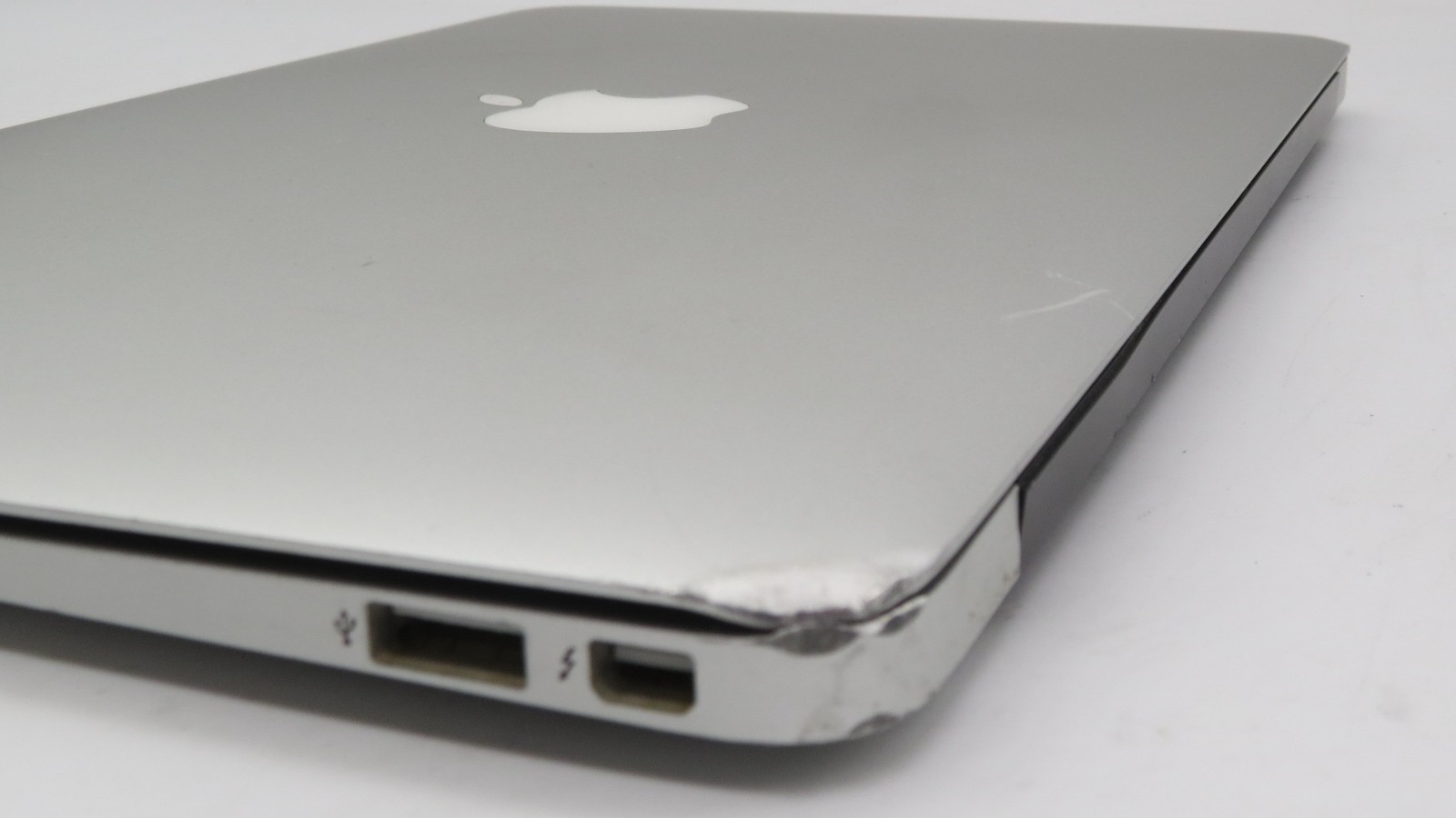 MacBook Air A1465 (2014) | i5-4260U @ 1.4 | 4GB RAM | 128GB HDD | macOS X 10.9