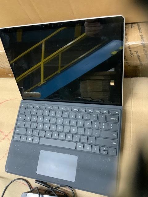 Microsoft Surface Pro 8 13″ Touch, Intel Evo Platform Core i5 8GB RAM, 256GB