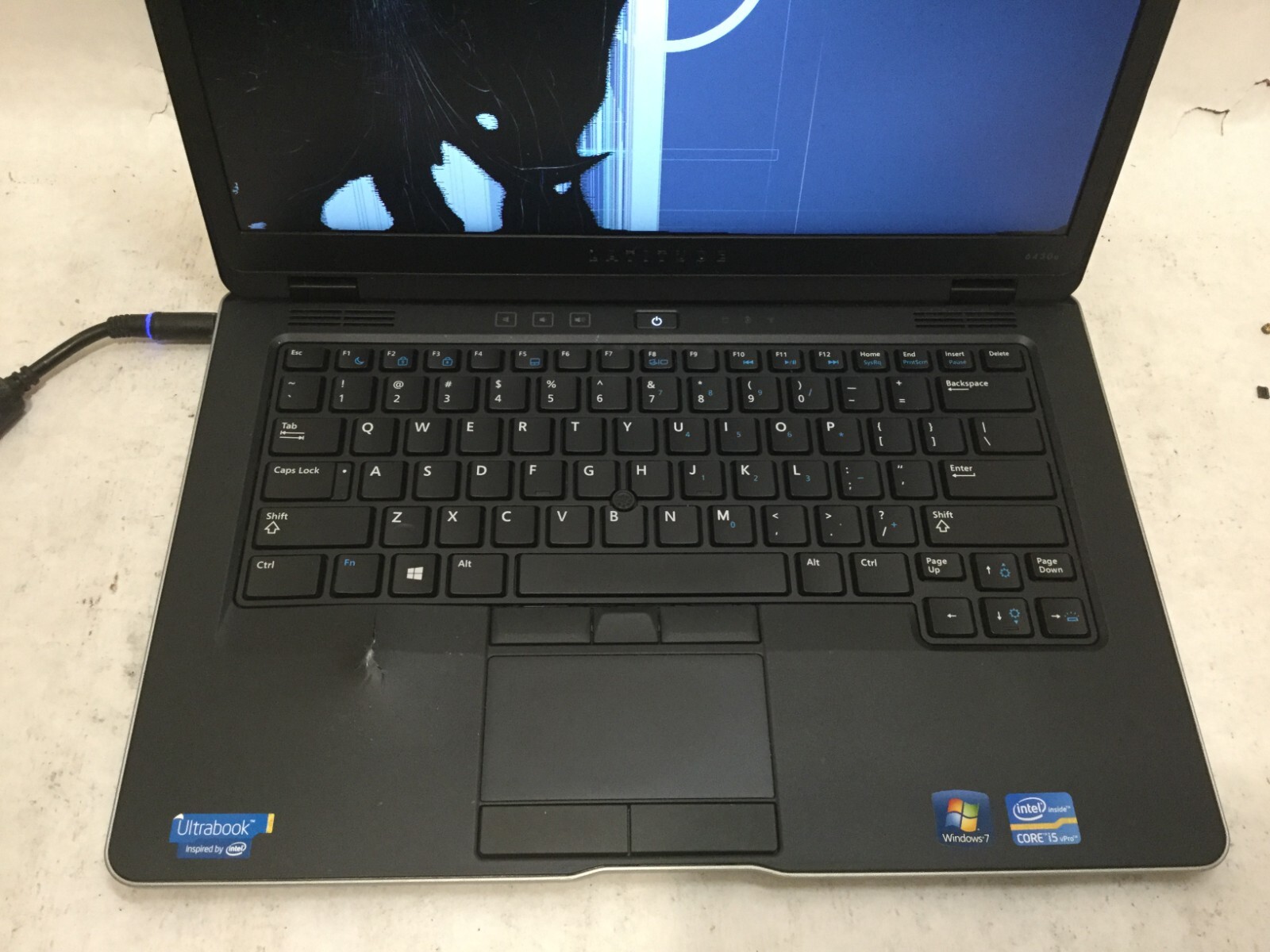 Dell Latitude 6430u / Intel Core i5 CRACKED SCREEN / (MISSING PARTS!) -MR