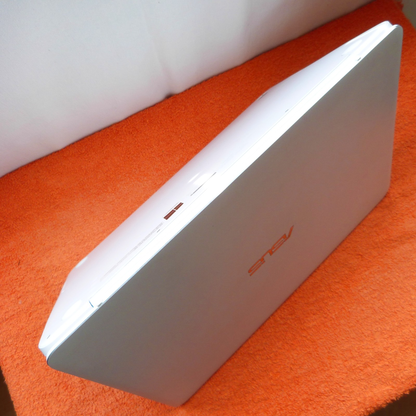 Asus UX305 ZenBook PRO Bang Olufsen Sound CORE M7 L 13″ QHD I Windows 11 SSD