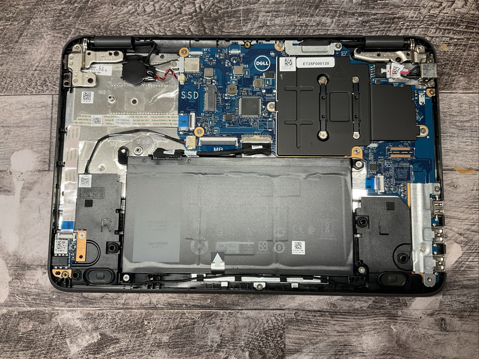 Dell Latitude 3190 / Windows 11 Pro / 64GB Storage / BIOS Unlocked / C5