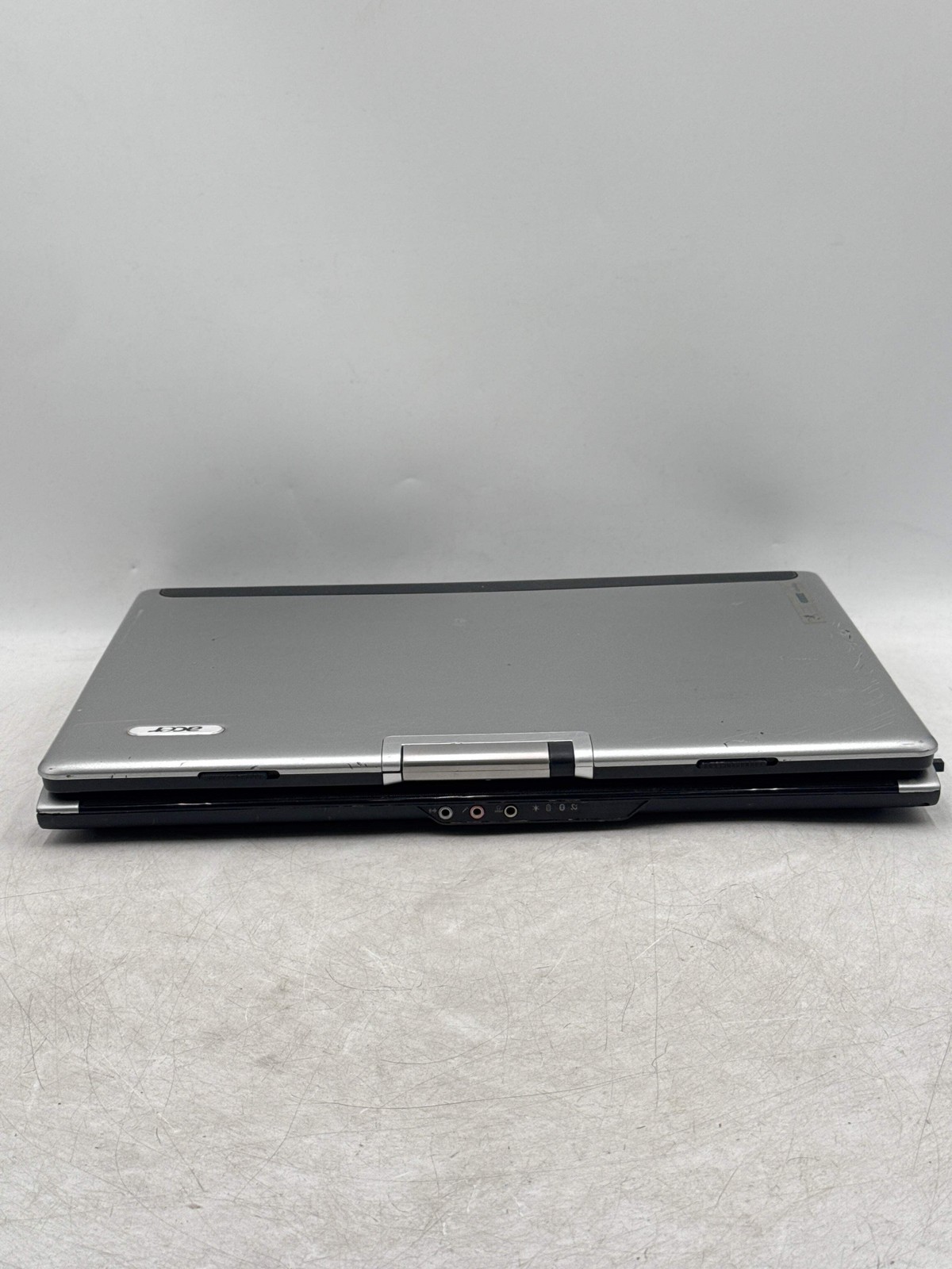 Acer Aspire 9300 17″ Laptop AMD Turion 64 X2 – No Power