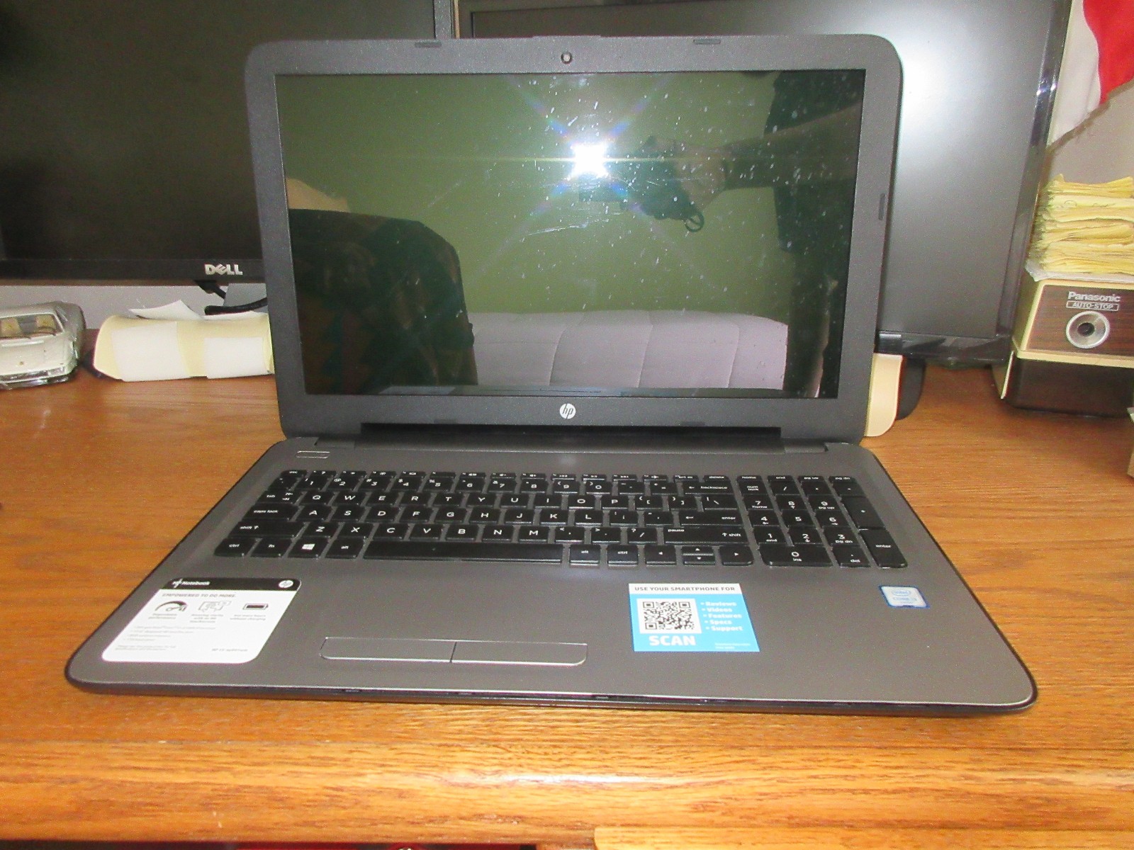 HP Notebook – 15 (Windows 11, 916 GB, Intel i3-6100U, 2.3 GHz, 8 GB RAM)