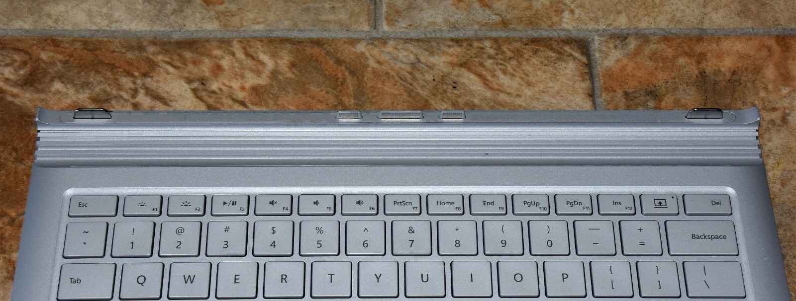 Microsoft Surface Book 13.5 Performance Base Keyboard GTX 965M 2GB Weak Battery