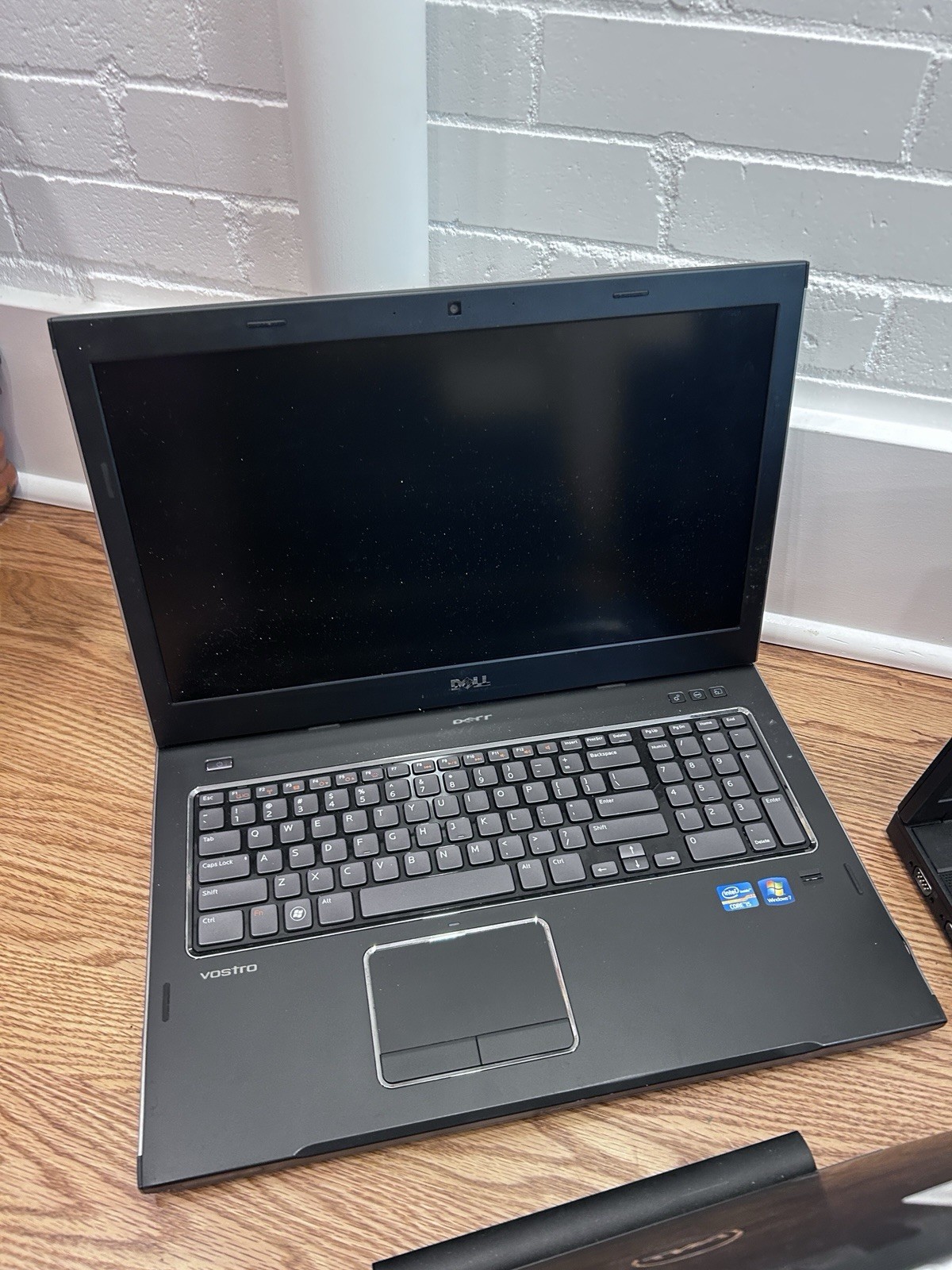 Lot Of 4 Dell Laptops Dell Vostro 3750 Screen 17″ i5-2410M Untested Read