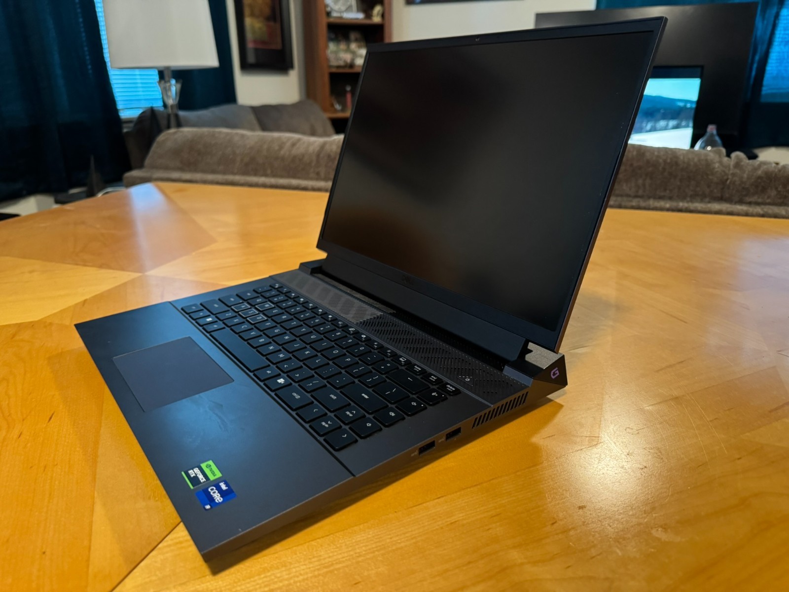 D16 7630 16″ Gaming Laptop i9-13900HX 32GB 1TB NVIDIA RTX 4070 8GB Win 11 Home