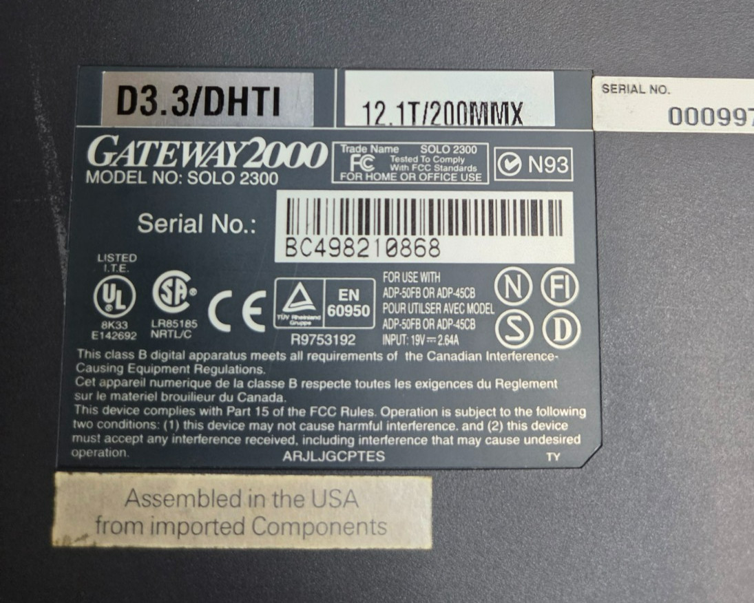 2 Gateway 2000 Solo 2300 Laptops, Power Supply & Dock Terminal READ UNTESTED