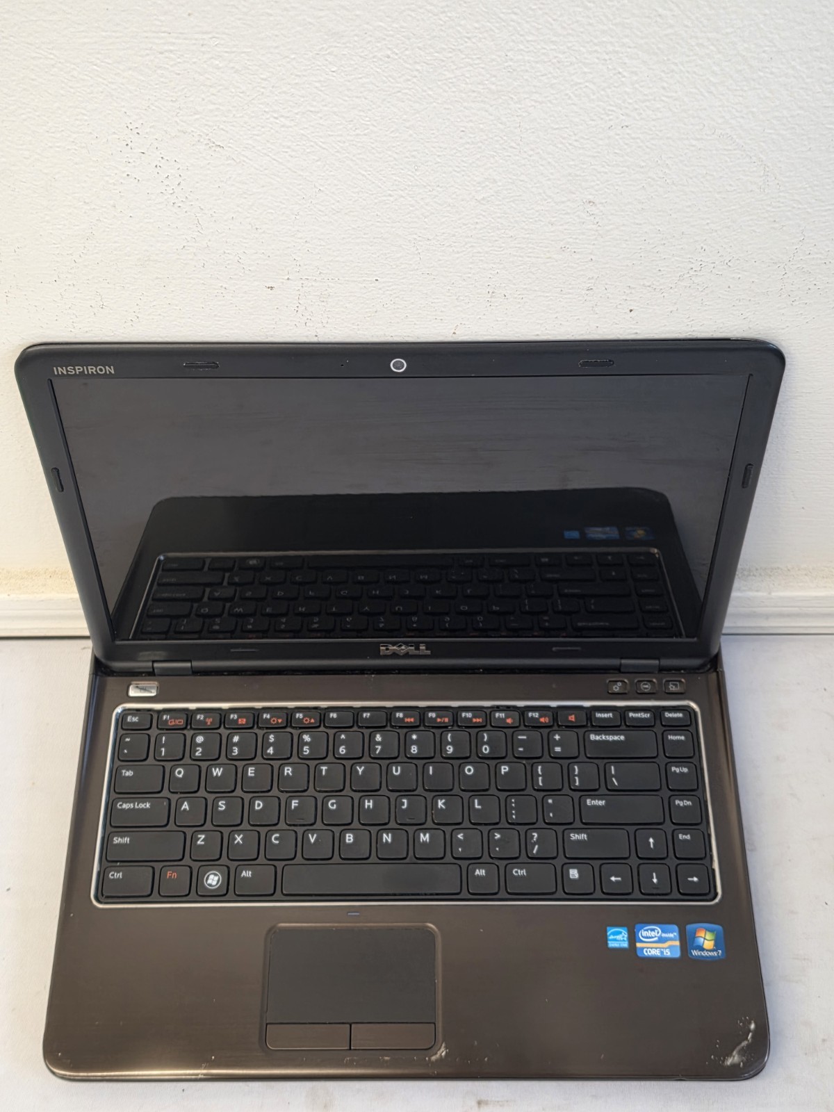 Dell Inspiron N411Z Laptop – Intel i5-2430m – 6GB RAM 640GB HDD BAD BATT – READ