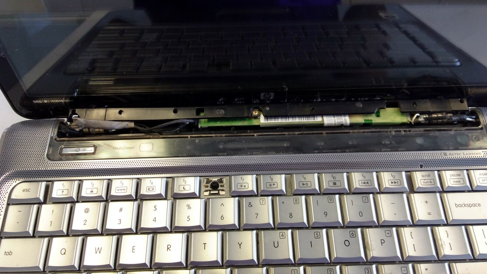 HP Pavilion DV4-1275mx 500GB AMD Turion X2 Ultra 2.1GHz 3GB Win7 No Adapter