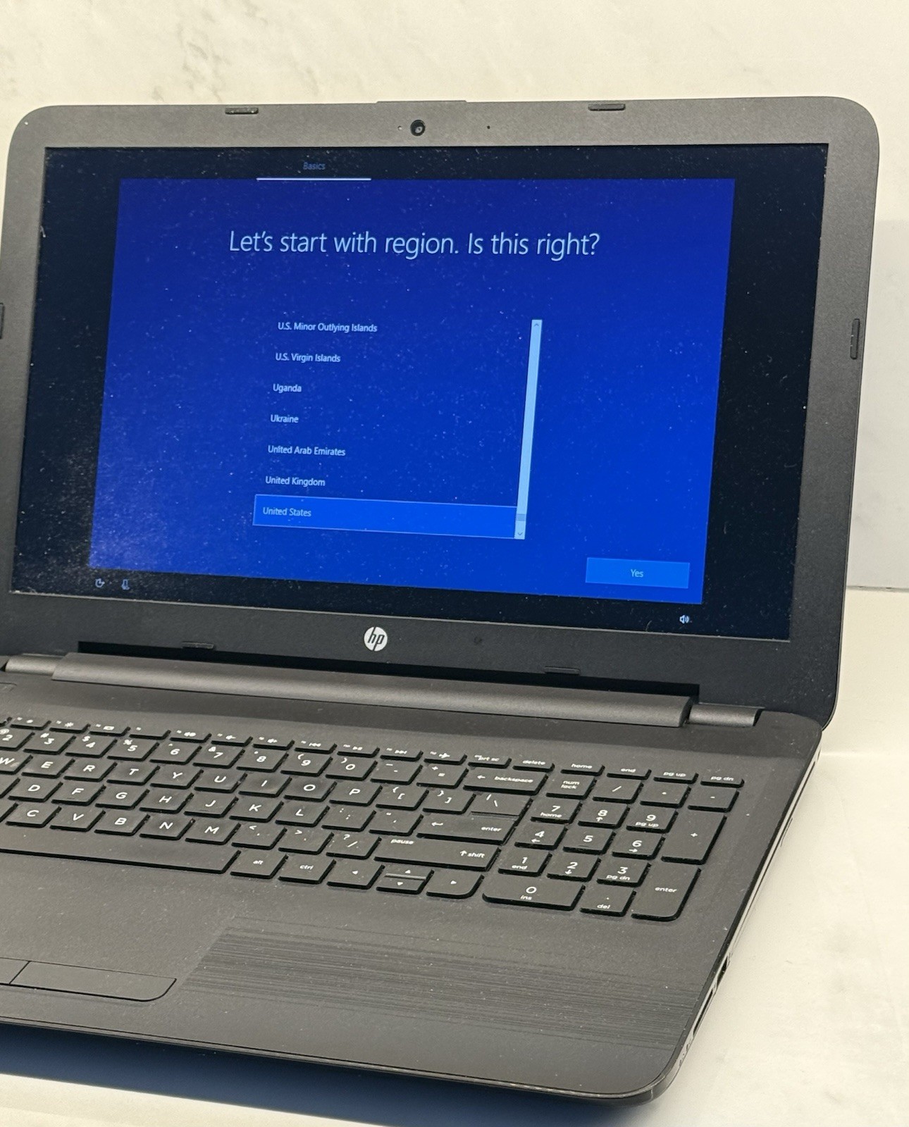 HP Notebook 15-ba009dx 15.6″ Laptop