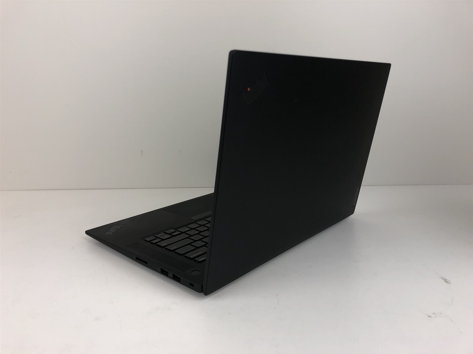 Lenovo ThinkPad P1 Gen 4: i7-11850H 2.5GHz – 32GB – 1TB – NVIDIA Quadro T1200