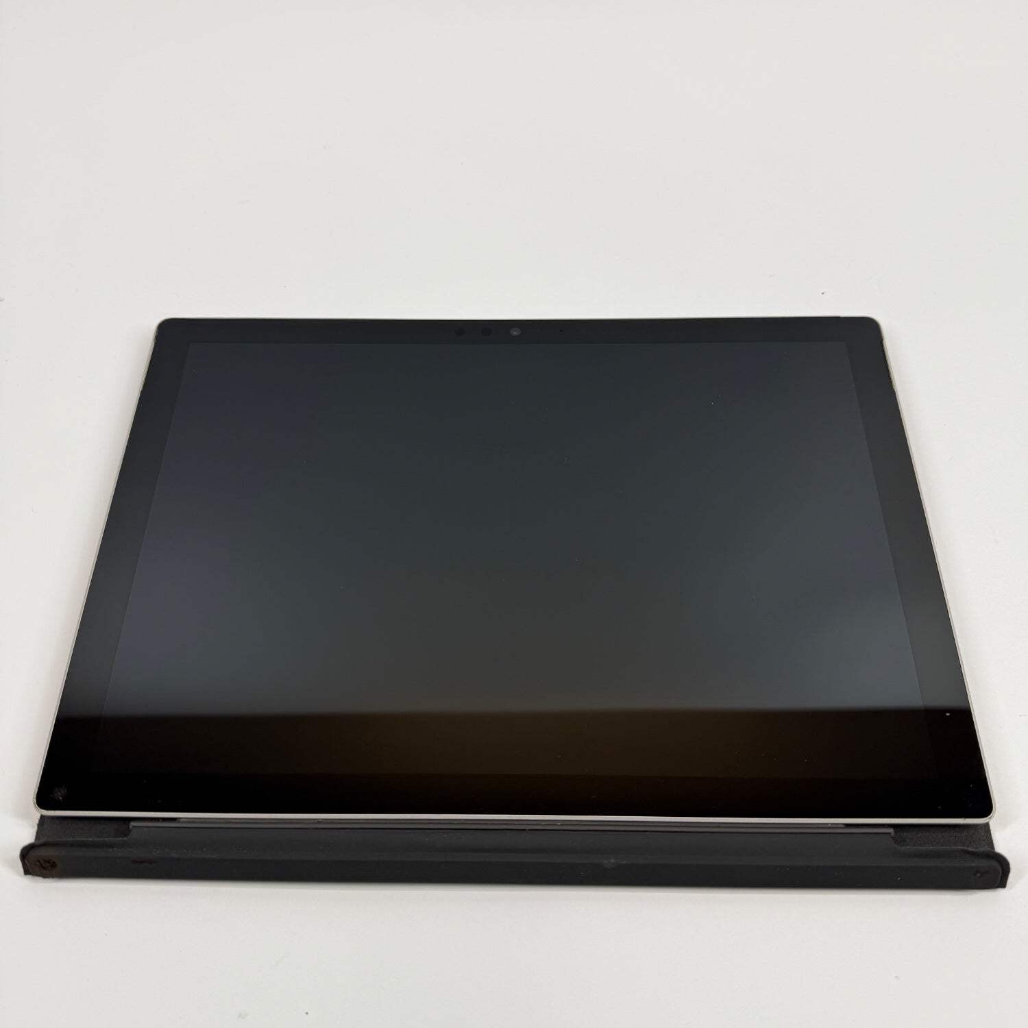 Microsoft Surface Pro 1796 12.3″ m3-7y30 1.0GHz 4GB RAM 128GB SSD READ
