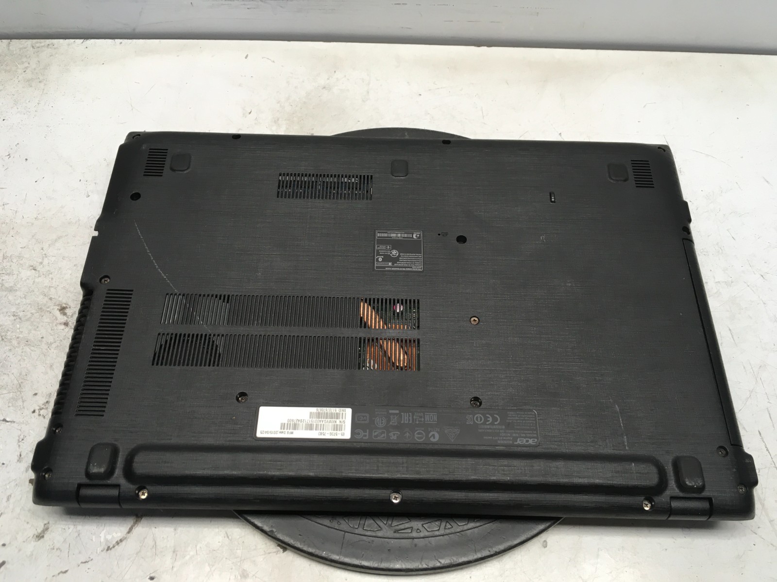 Acer Aspire E5-573 N15Q1 Intel i7-5500U 2.4GHz 8 GB NO HDD