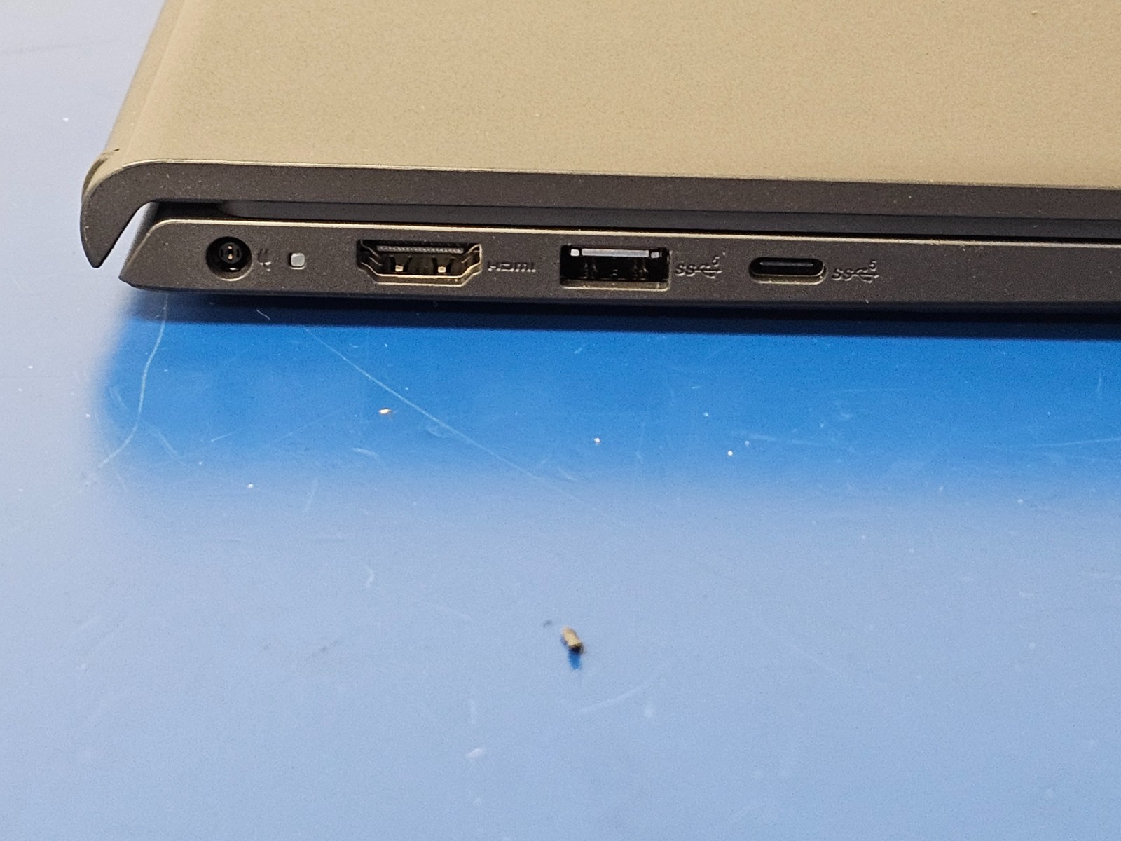 DELL 15 DC15255 G8MK9, AMD Ryzen 7 7730U, 2.00 GHz, 16 GB RAM 512 GB NVMe SSD