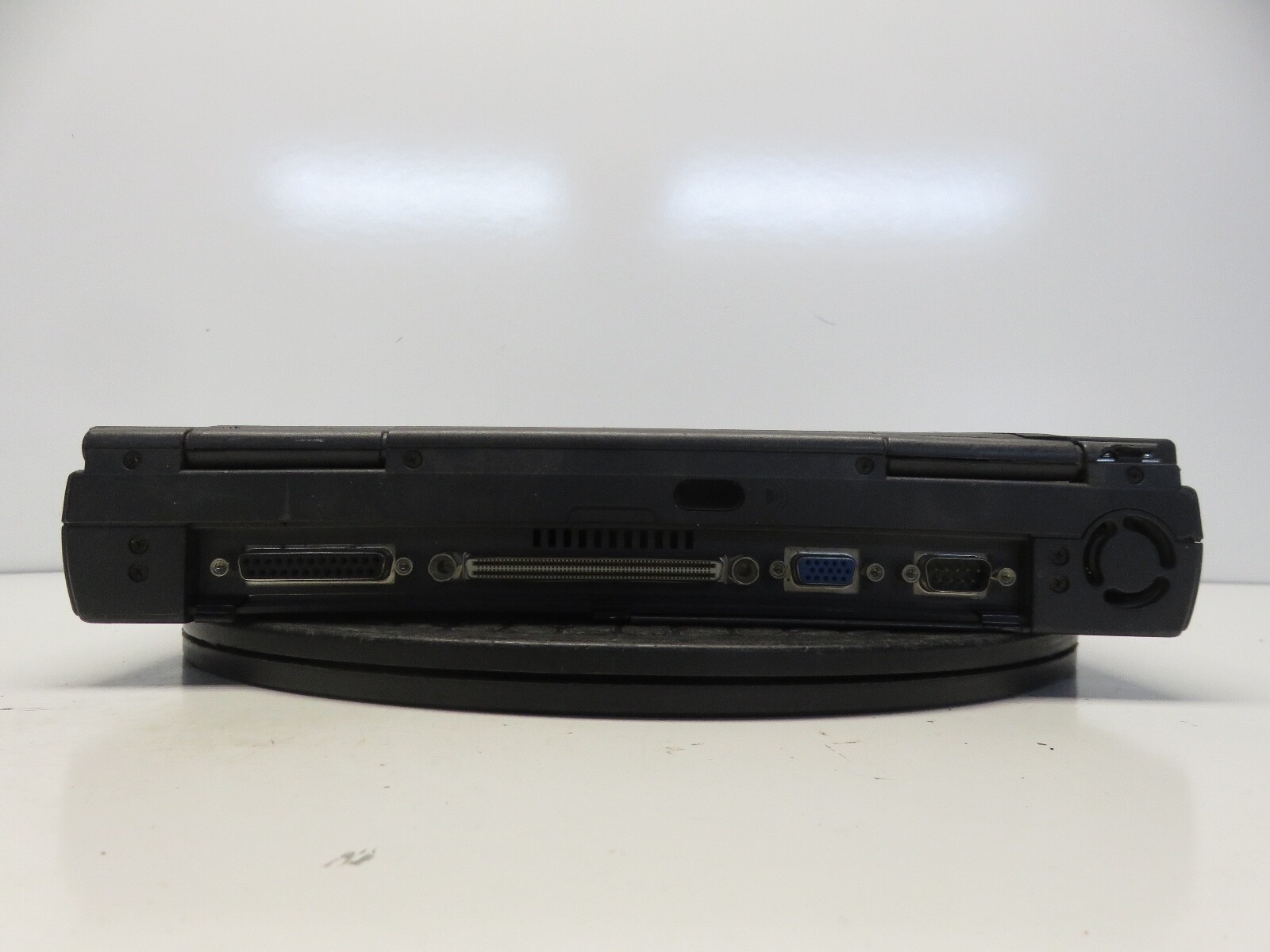 Gateway Solo 2500 Intel Celeron 300MHz 128 MB NO HDD No Batt
