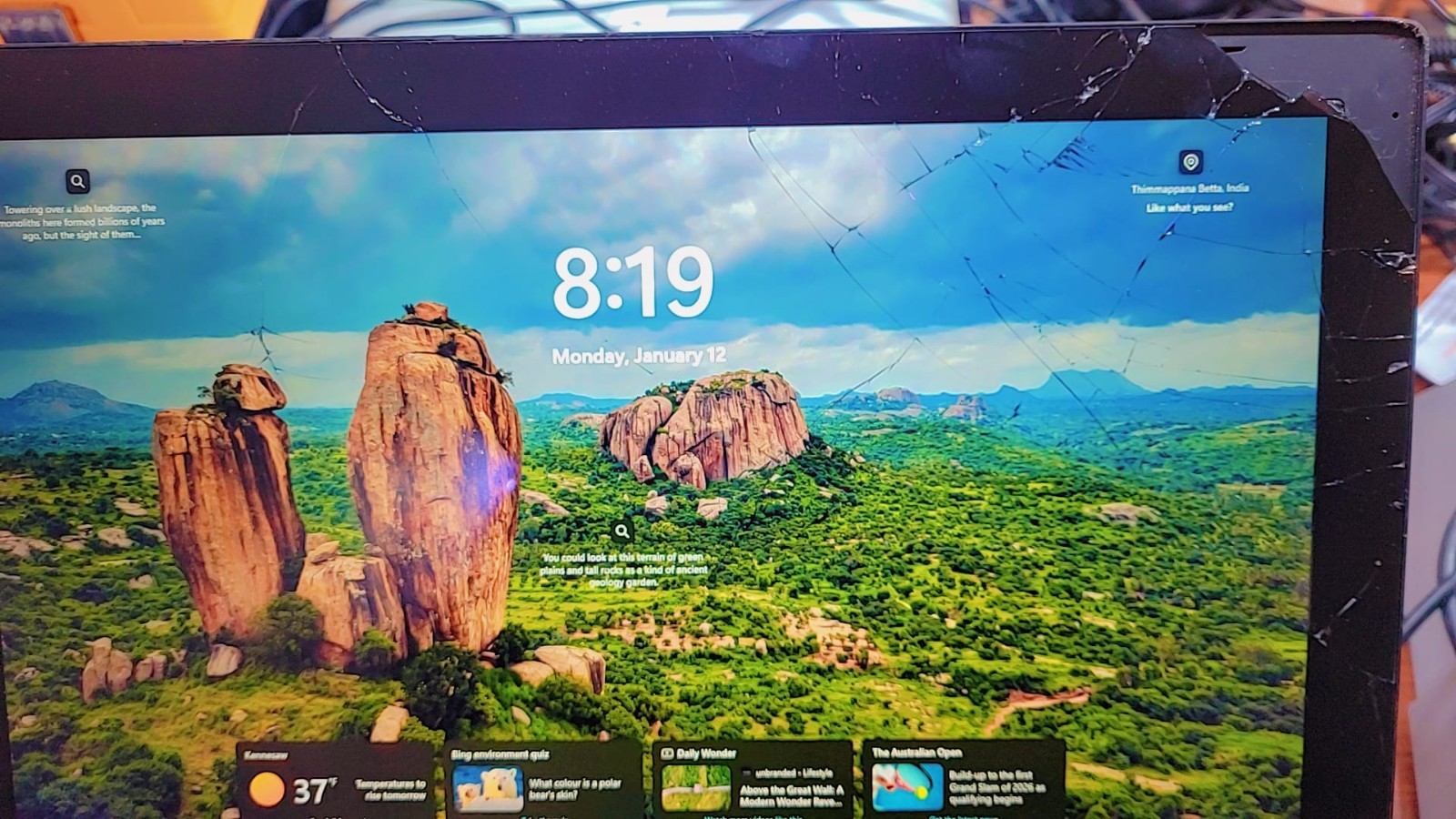 HP Engage One Pro AIO System i5-10500E 8GB RAM 256GB – Cracked Screen – Read!