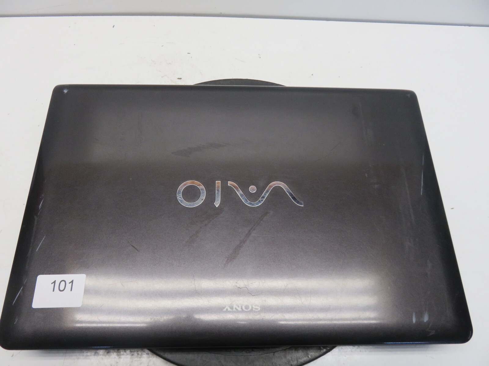 Sony Vaio PCG-71312L Intel i3-330M 2.13GHz 4 GB NO HDD No Batt