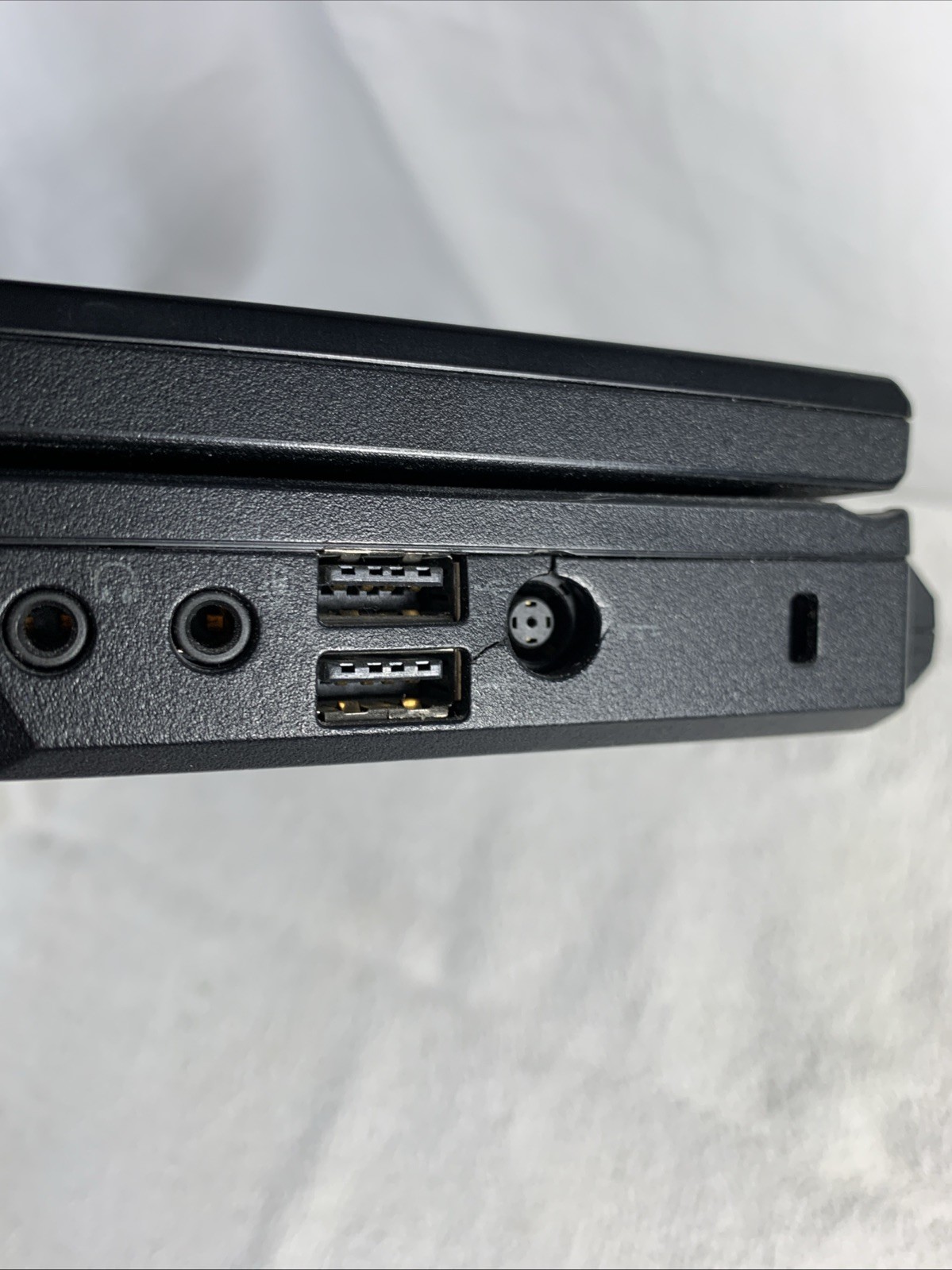 Dell Latitude E5400 Laptop Core 2 Duo CPU 14″ Display No Charger **PARTS ONLY *2