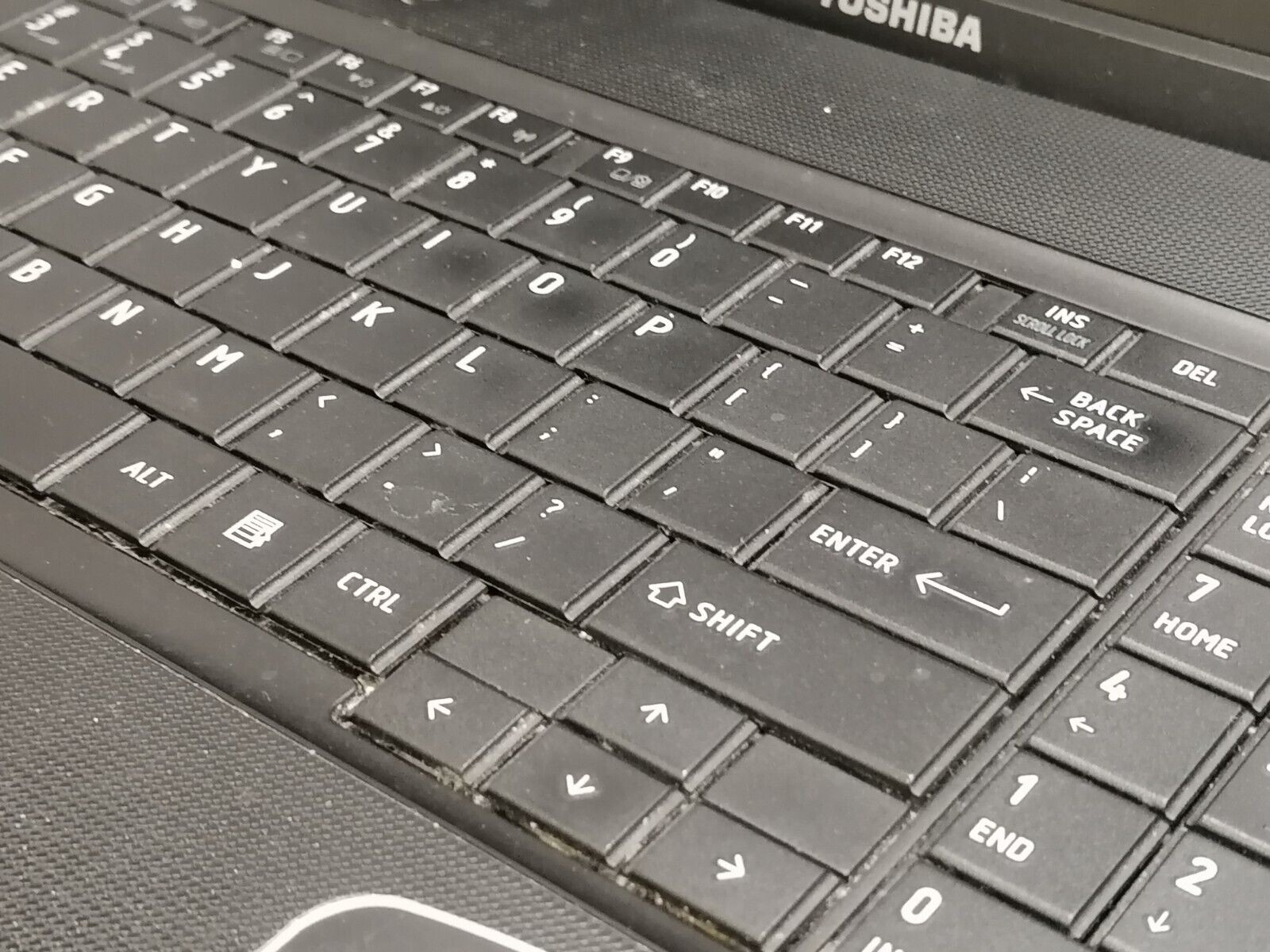 FOR PARTS 15.6″ Toshiba Satellite C655D-S5228 (AMD C-50/1.0 GHz/NO RAM/NO HDD)