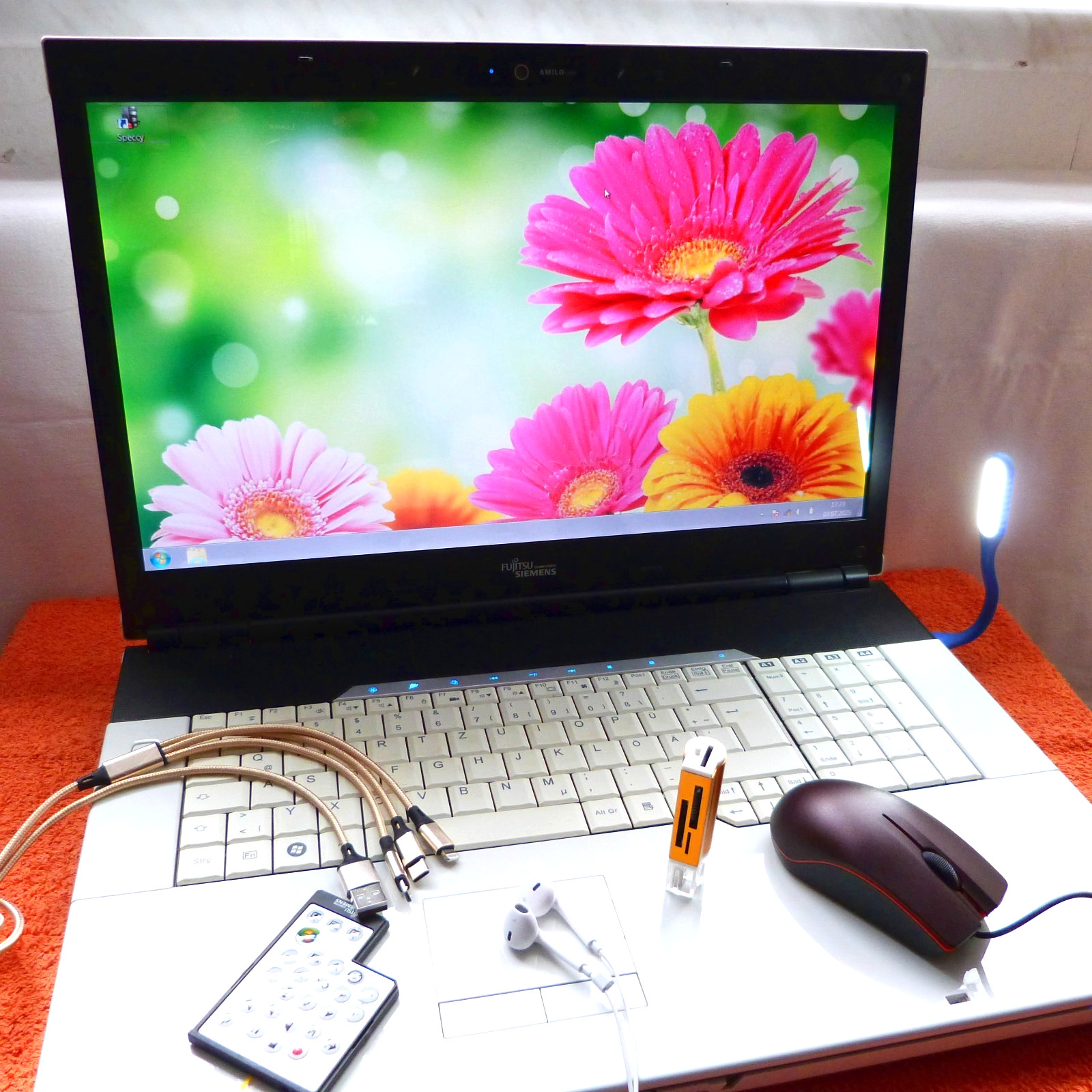 Siemens Xi3650 Multimedia 18″ l 1TB SSD Windows 7 l 8GB RAM NEW DVDRW HDMI