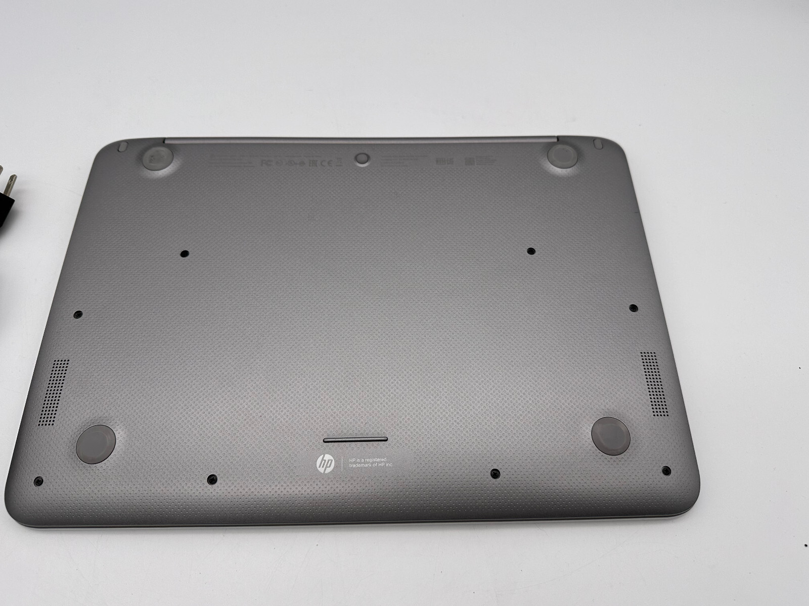 White HP 14-ak040nr Chromebook Intel Celeron N2840, 4GB RAM, 16GB SSD, 14in