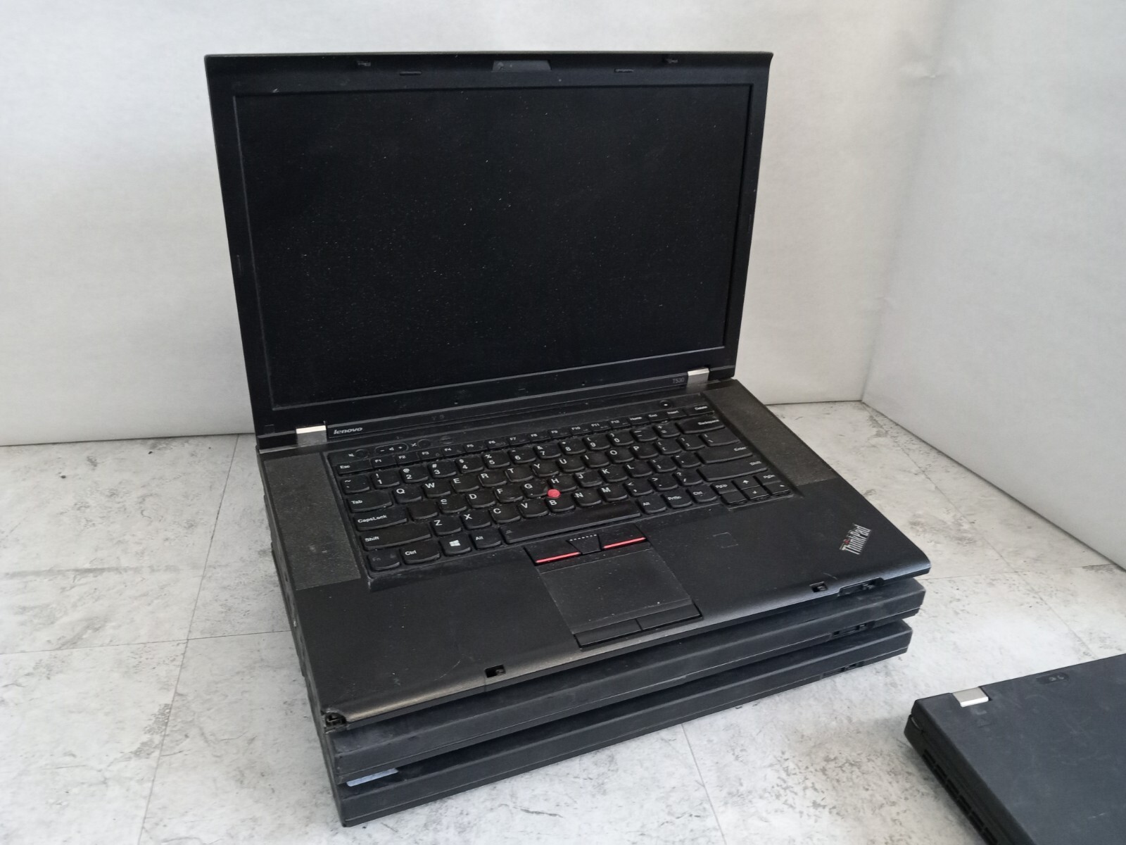 Lot of 4 – Lenovo ThinkPad T520 T530 15″ Laptops Intel i5 *PARTS / REPAIR* -RR
