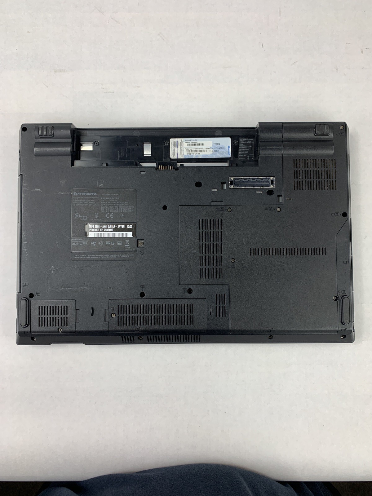 Lenovo ThinkPad L512 15.6″ i5-M520 2.4 GHz 4 GB Ram No OS No HDD No AC No Batt