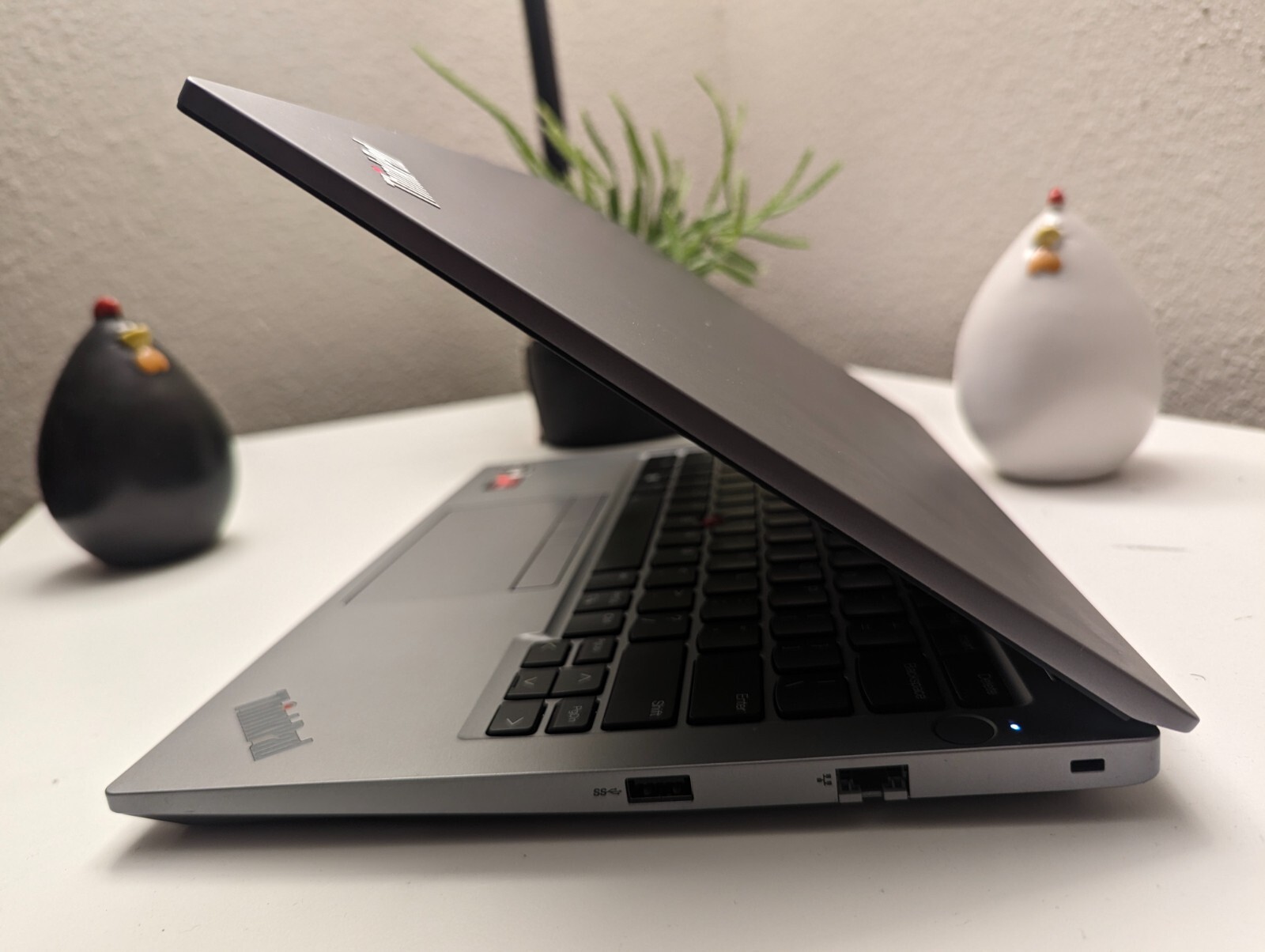 lenovo thinkpad e14 gen 5 AMD 14″ – Arctic Grey