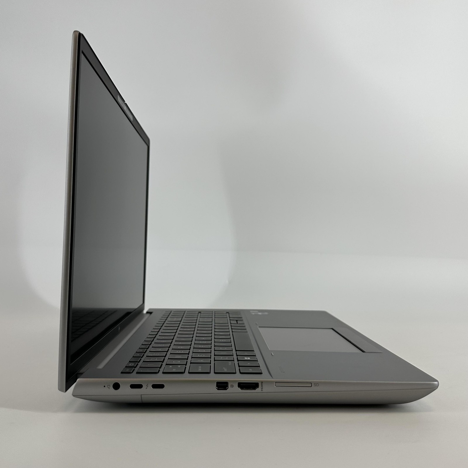 HP ZBook Fury 16 G9 FHD+ 2.1 GHz i7-12850HX 32GB 1TB SSD RTX A2000 Excellent