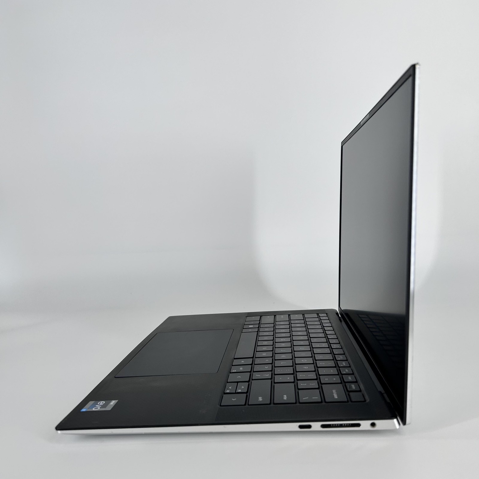 Dell XPS 15 9530 FHD+ 2.4 GHz i7-13700H 32GB 1TB SSD Arc A370M – WHITE SPOTS