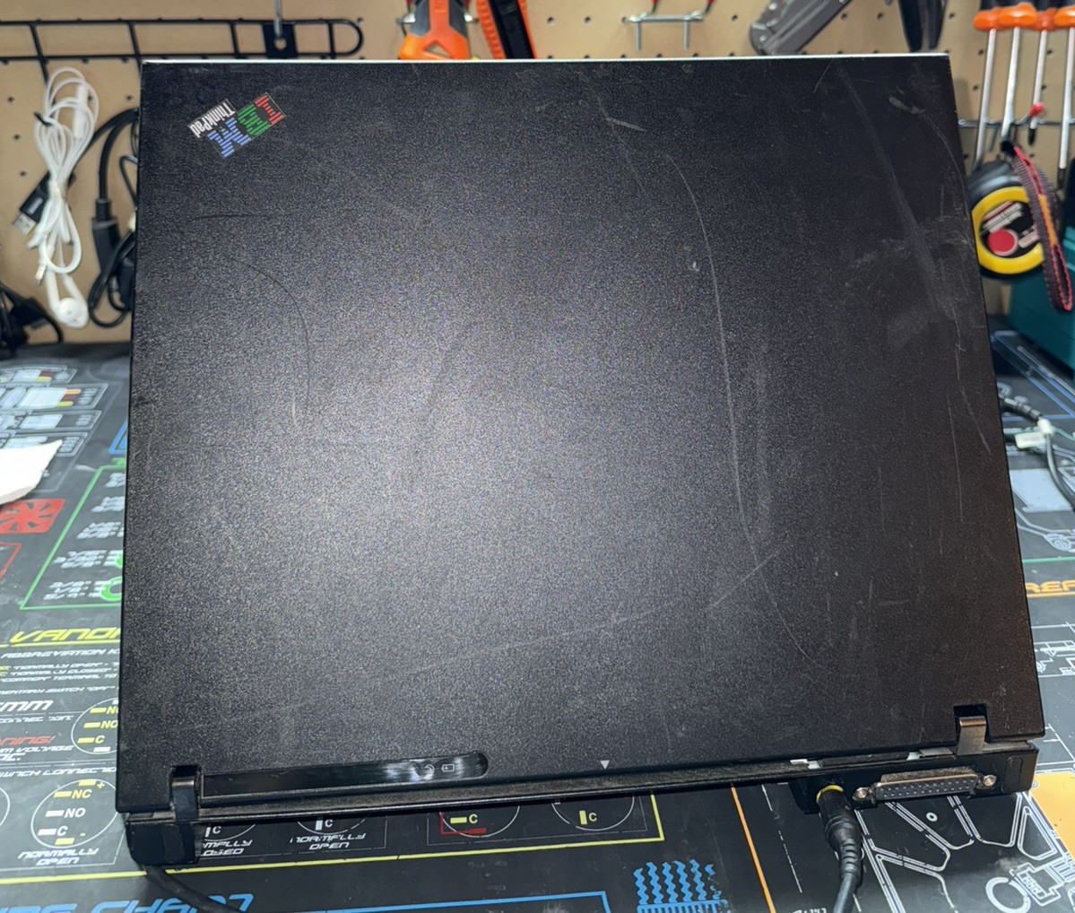 IBM ThinkPad R52 Intel Pentium M 1.86-15″ – 512MB RAM-40GBHD- WXP-MISSING KEYS