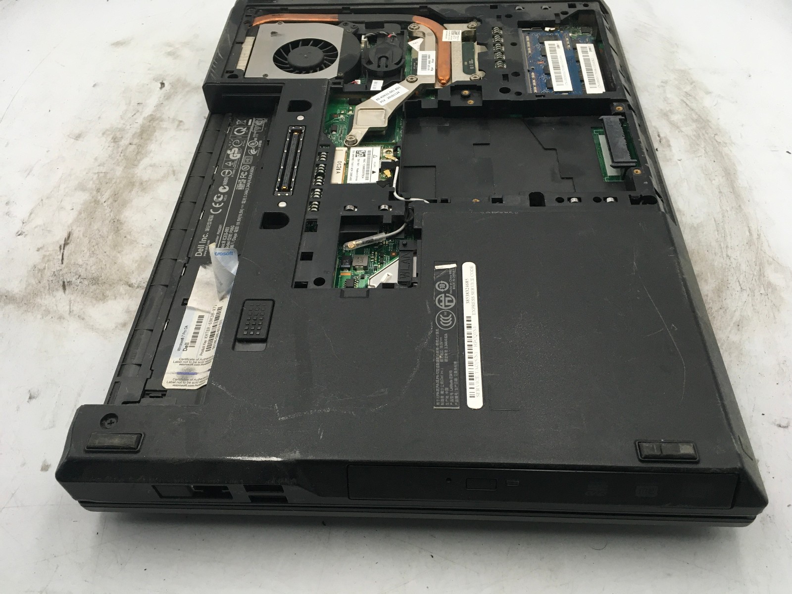 DELL LATITUDE E5410 – FOR PARTS/BROKEN LCD – INTEL I3 1ST GEN – 2GB RAM -READ-BB