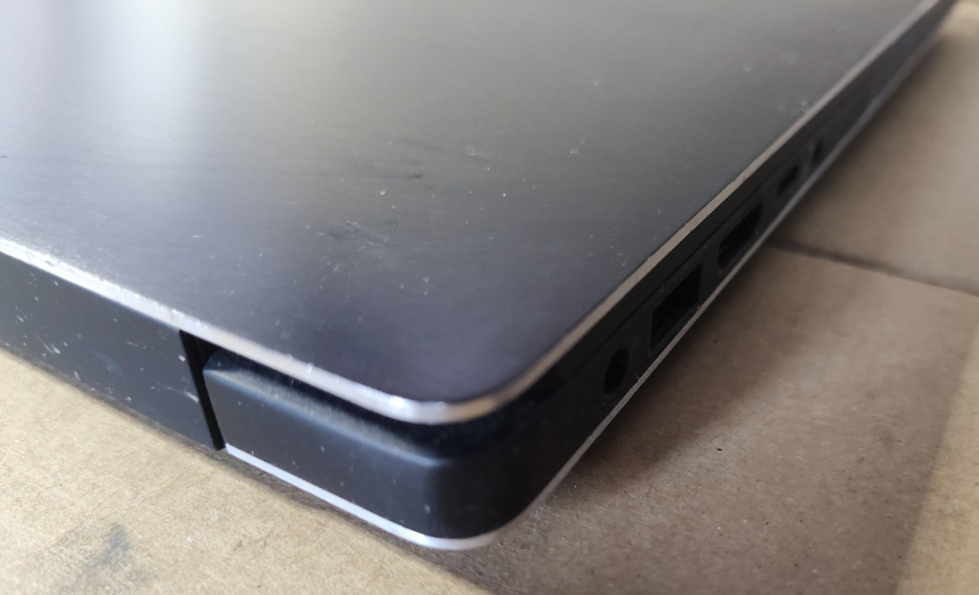 Dell PRECISION 5520 i7, 16GB RAM no ram NVME QUADRO M1200 15.6 IN TOUCH