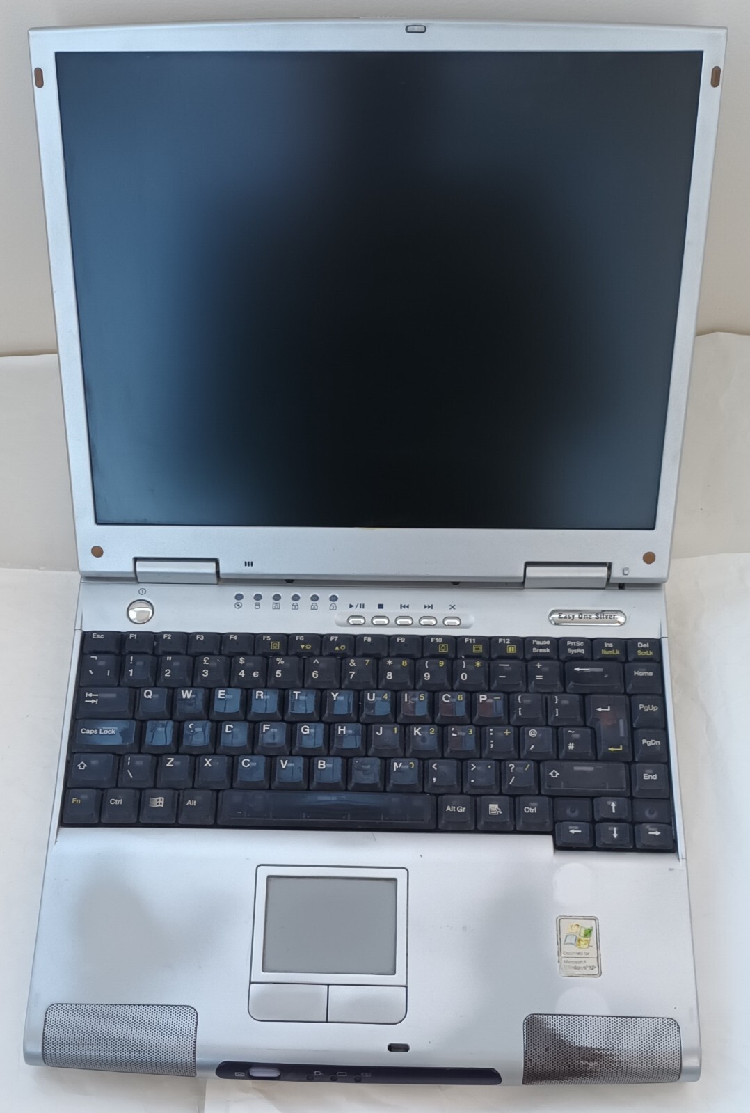 Packard Bell Easy One Silver 2120 7521N Laptop Notebook 14.1″ Parallel Serial