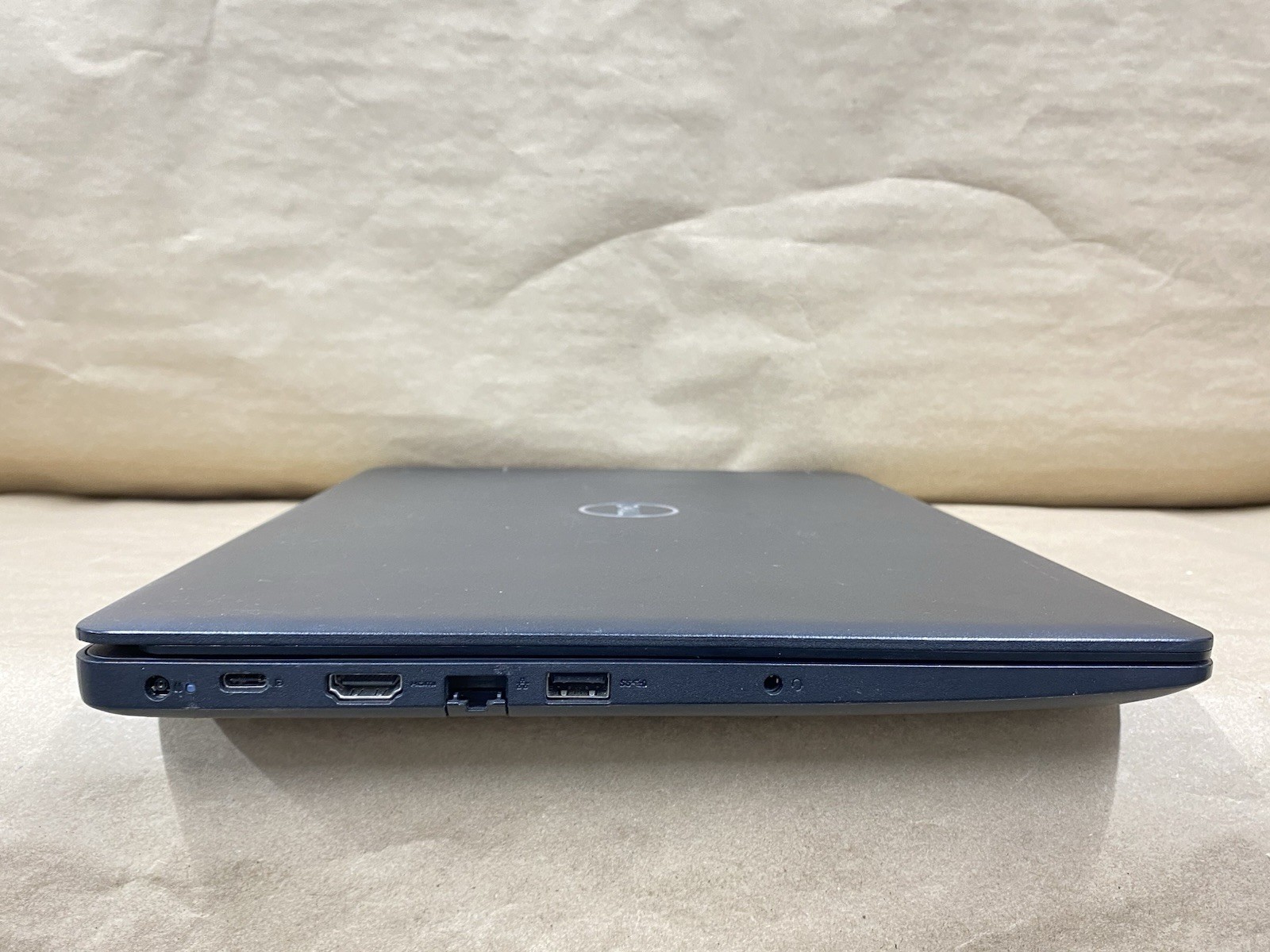Dell Latitude 3490 – 14″ 1920×1080 – i5-8250U – 4GB – 128GB SSD Win 11 Pro READ