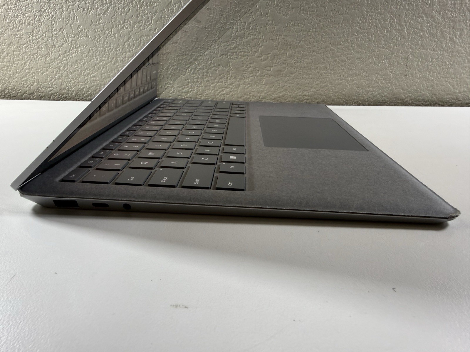 Microsoft Surface Laptop 5 13.5” 1950 Intel Core i7-1265U 16GB RAM 512GB NVME